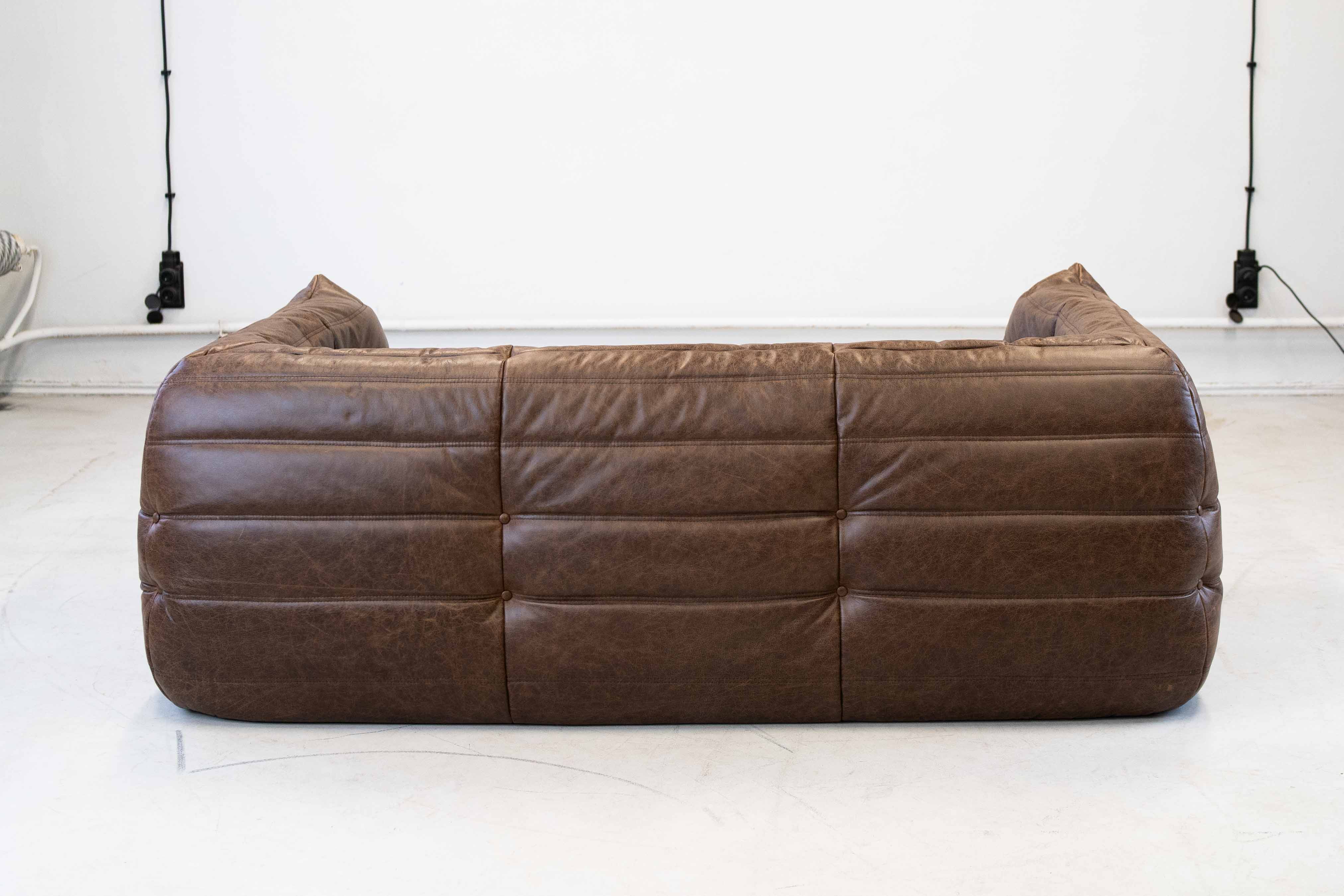 Togo Sofa 2-seater with armrest Pull-Up leather walnut brown