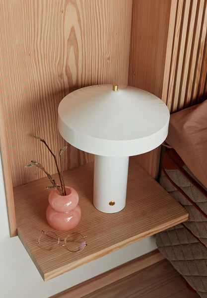 Hatto Table Lamp Metal White