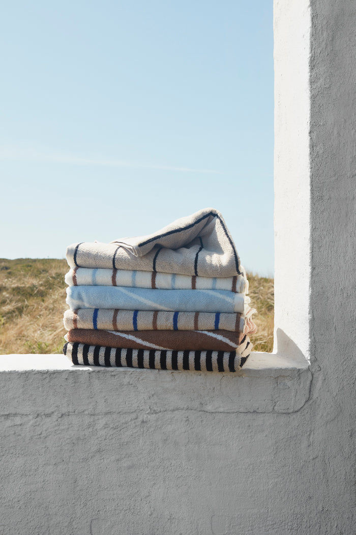 Raita Towel 100x150 cm Cotton Black