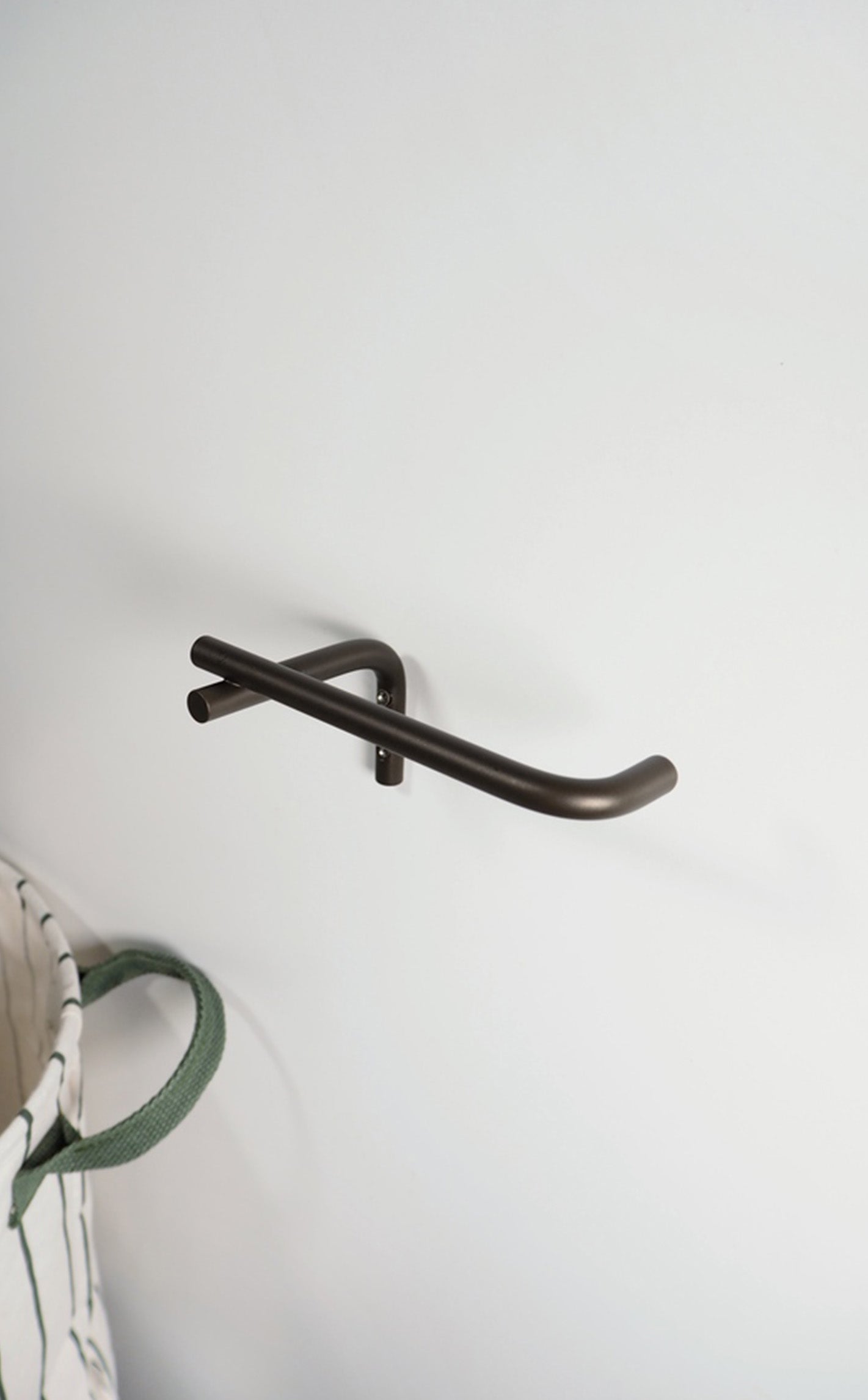 Pieni Toilet paper holder Stainless steel brown