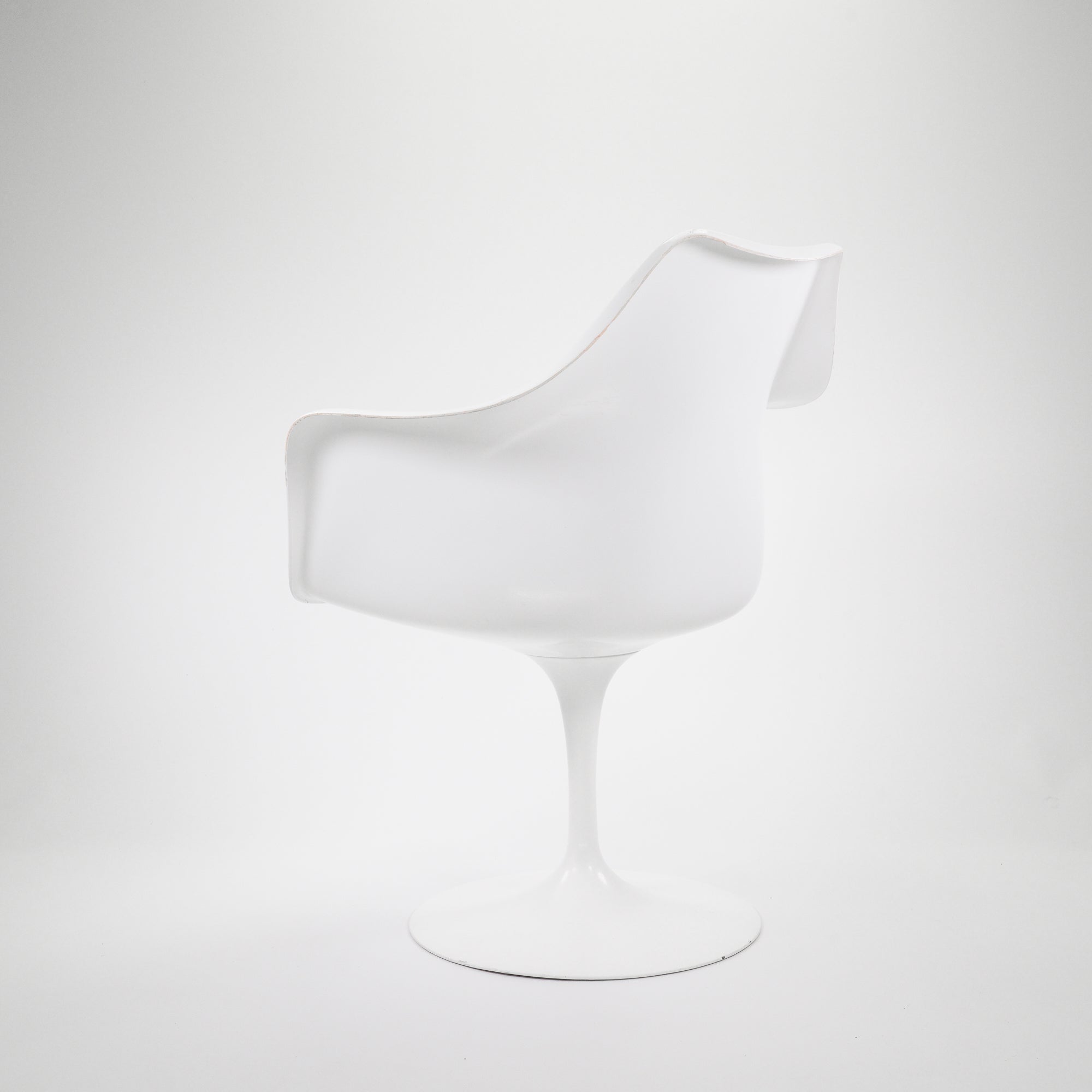 Saarinen Tulip Armchair White Brown Leather