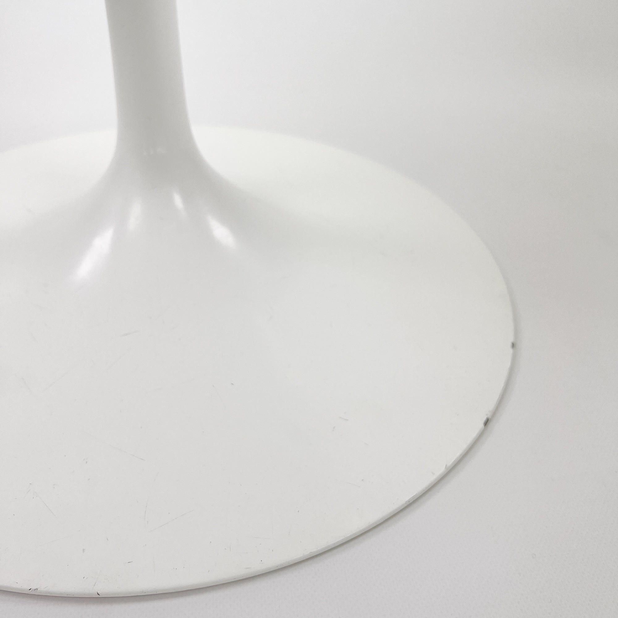 Saarinen Tulip Armchair White Brown Leather