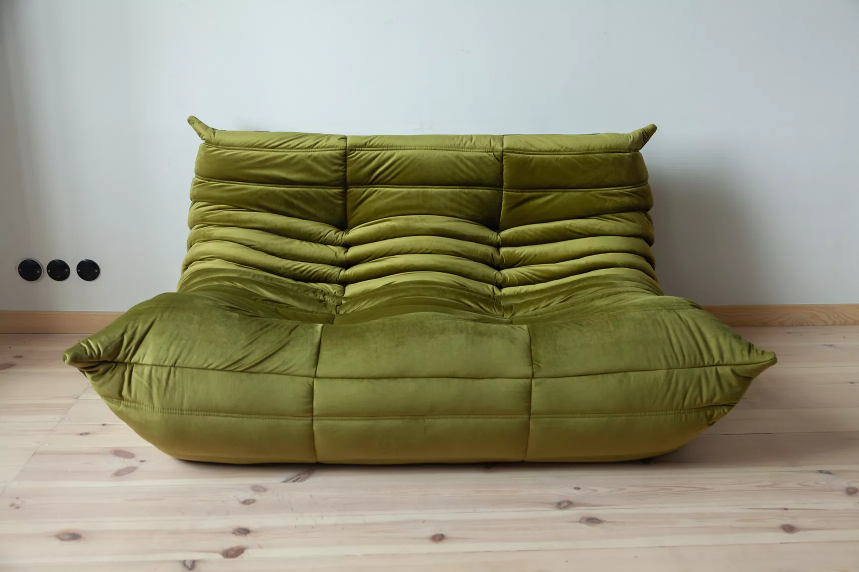 Togo Sofa 2-seater Velvet Olive Green