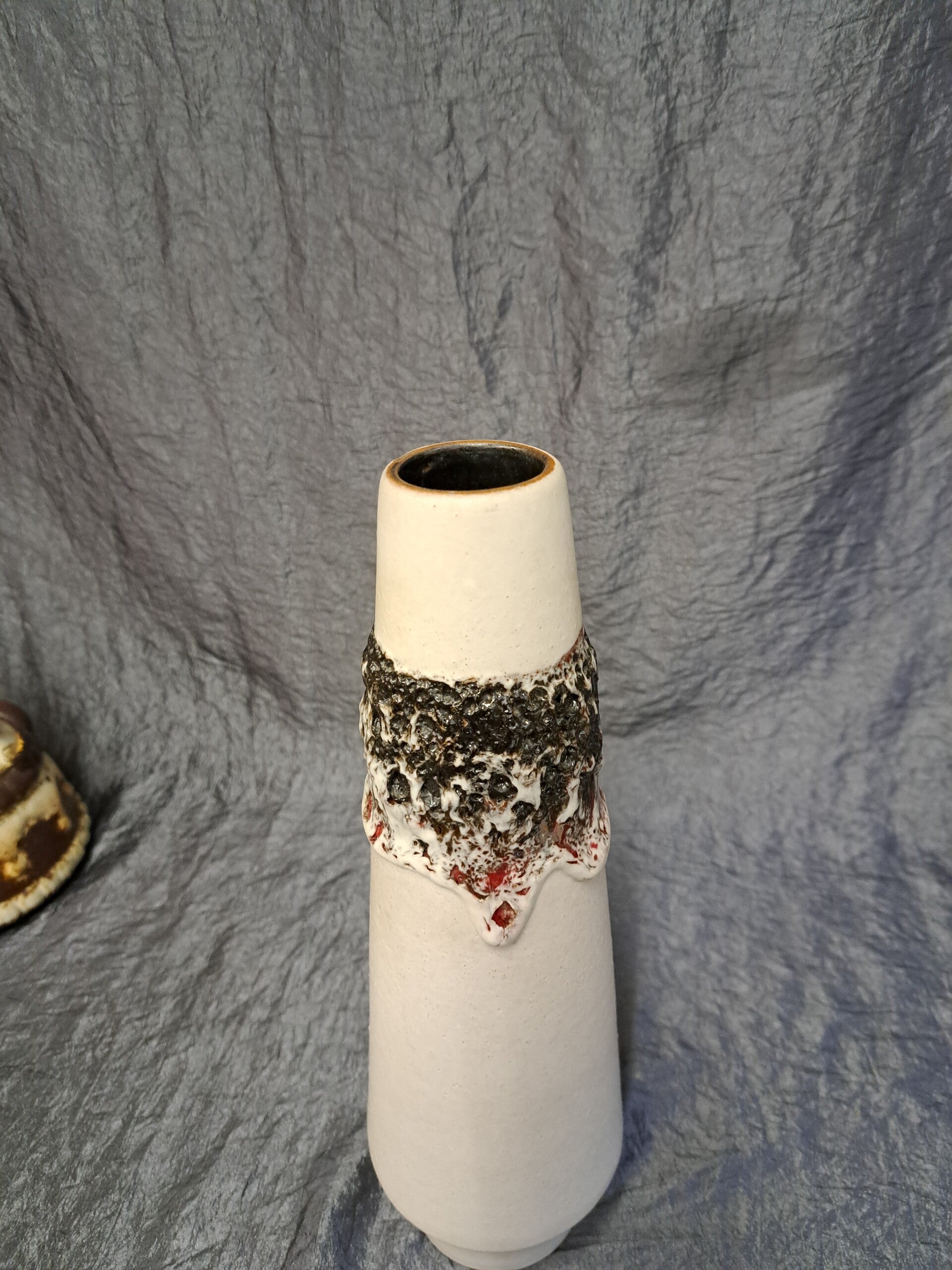 Model 433 Vase Cross Ceramic