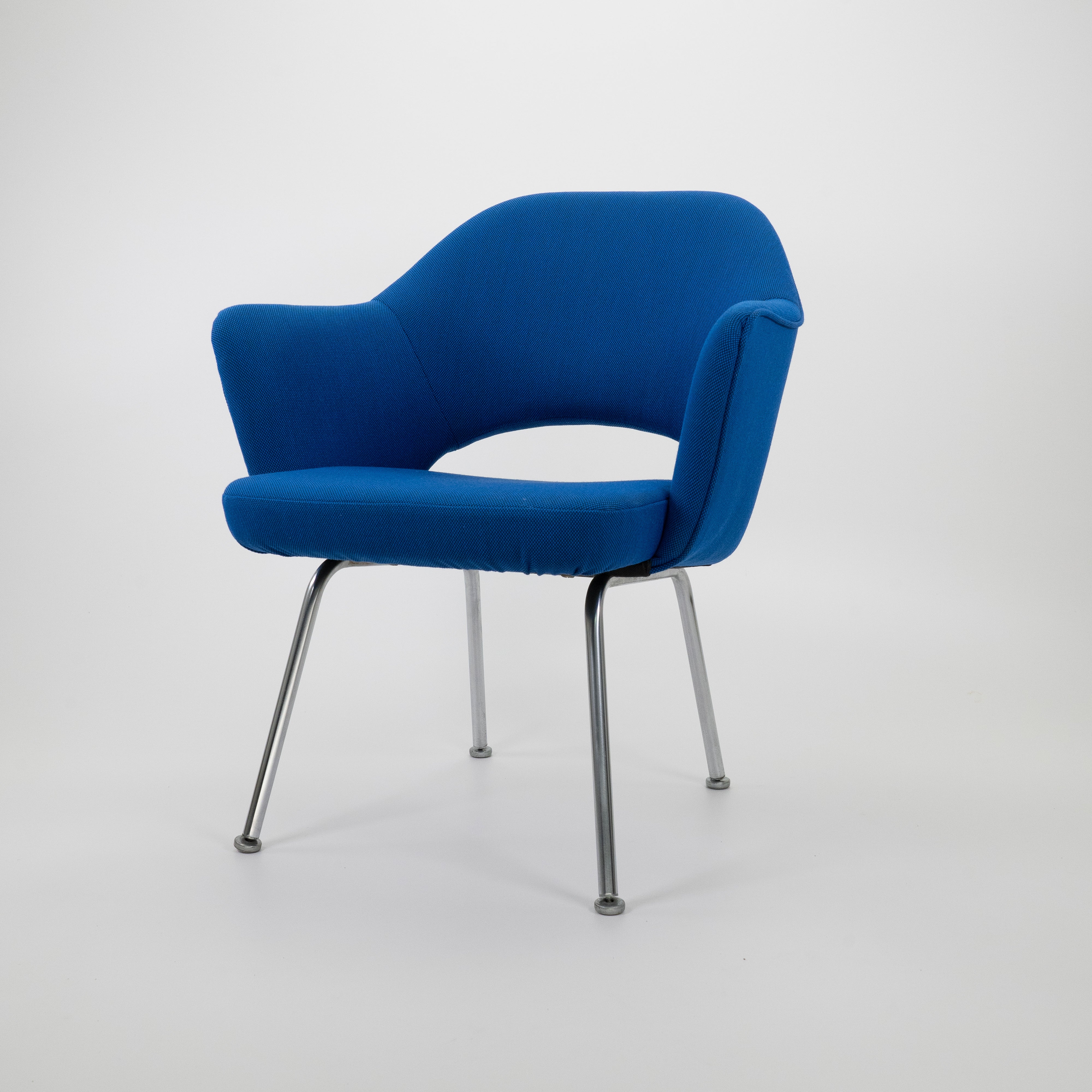 Saarinen Executive Chair Chrome Fabric Blue
