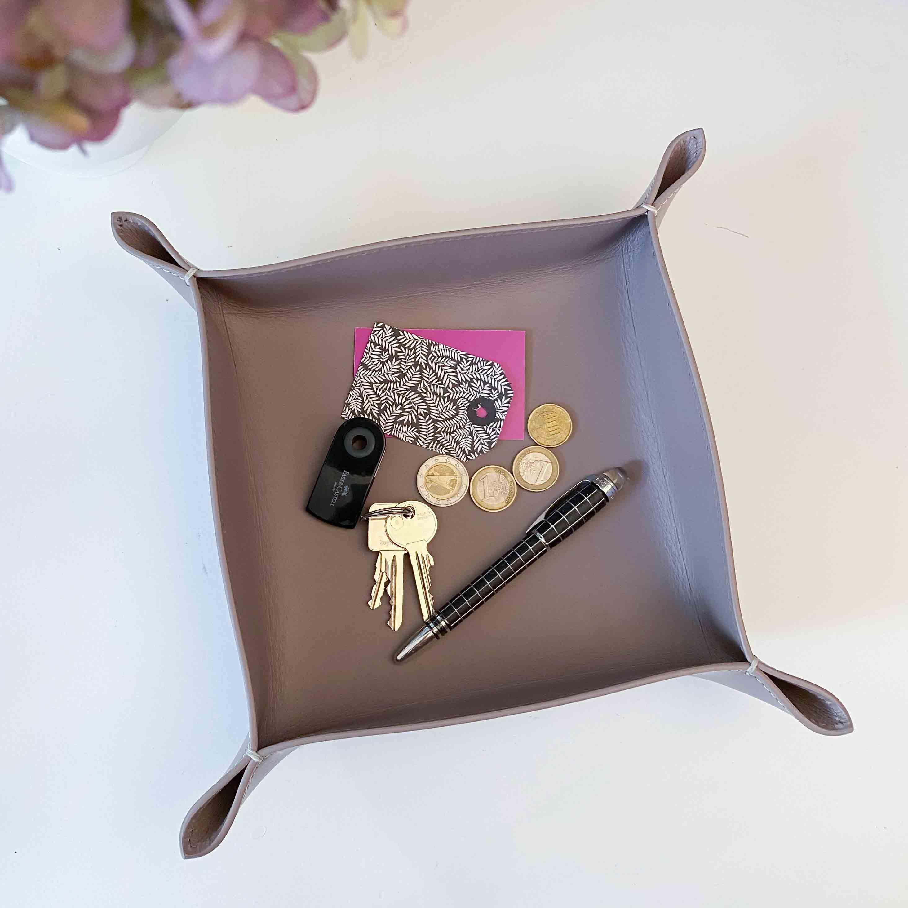 Bowl Leather Taupe 20x20 cm