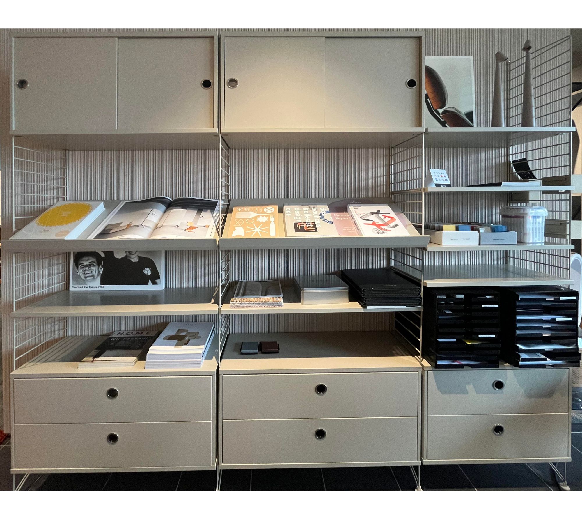 String Shelf System Steel Beige