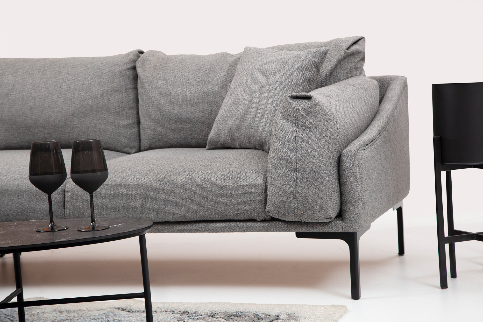 Leo Links' corner sofa Grey