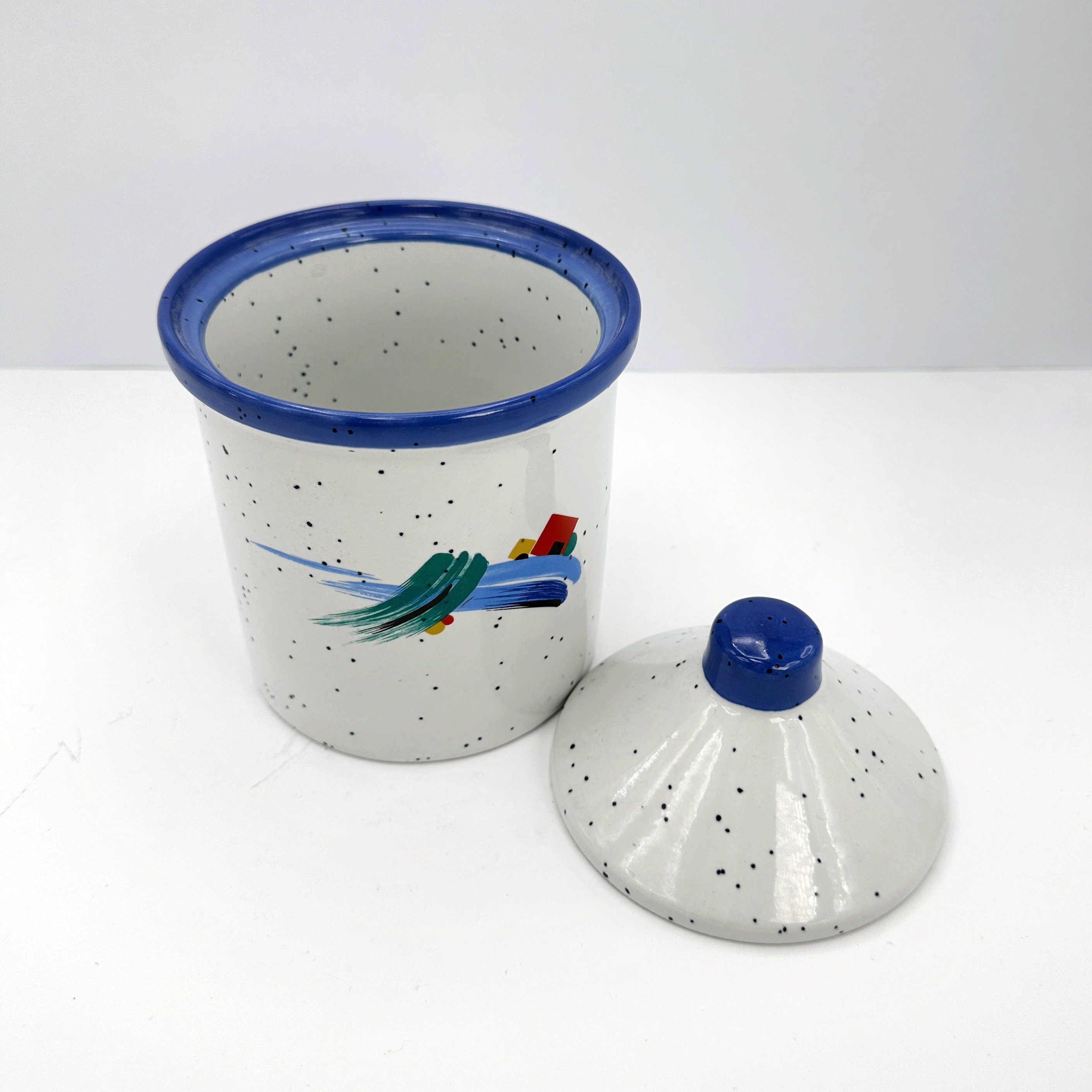 Vintage Tin Ceramic 1990s