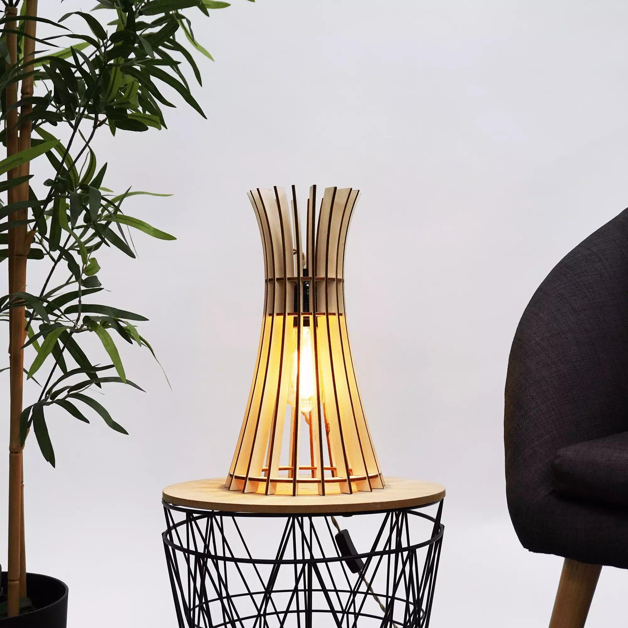 Alesio Tischlampe Holz 20cm
