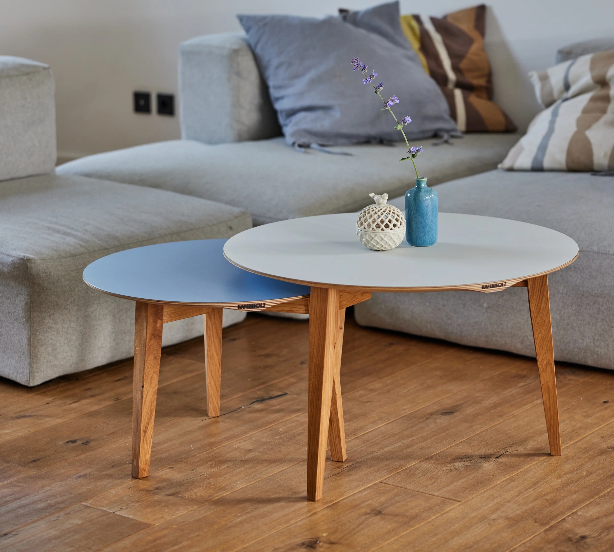 Beluga Couchtisch HPL Rosa Ø 57cm