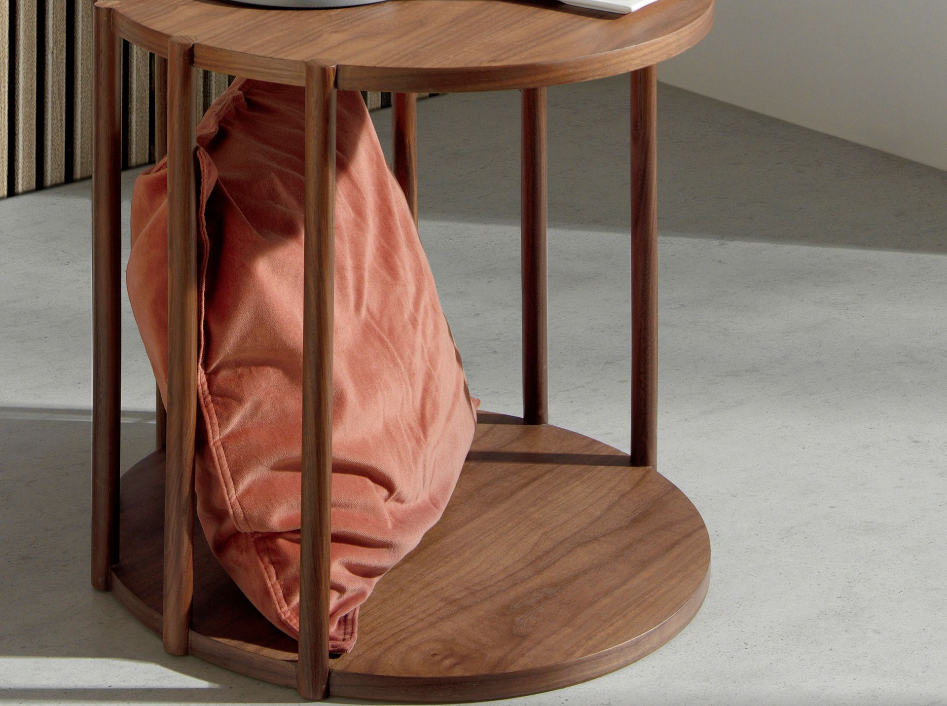 Round side table Brown Ø 45cm
