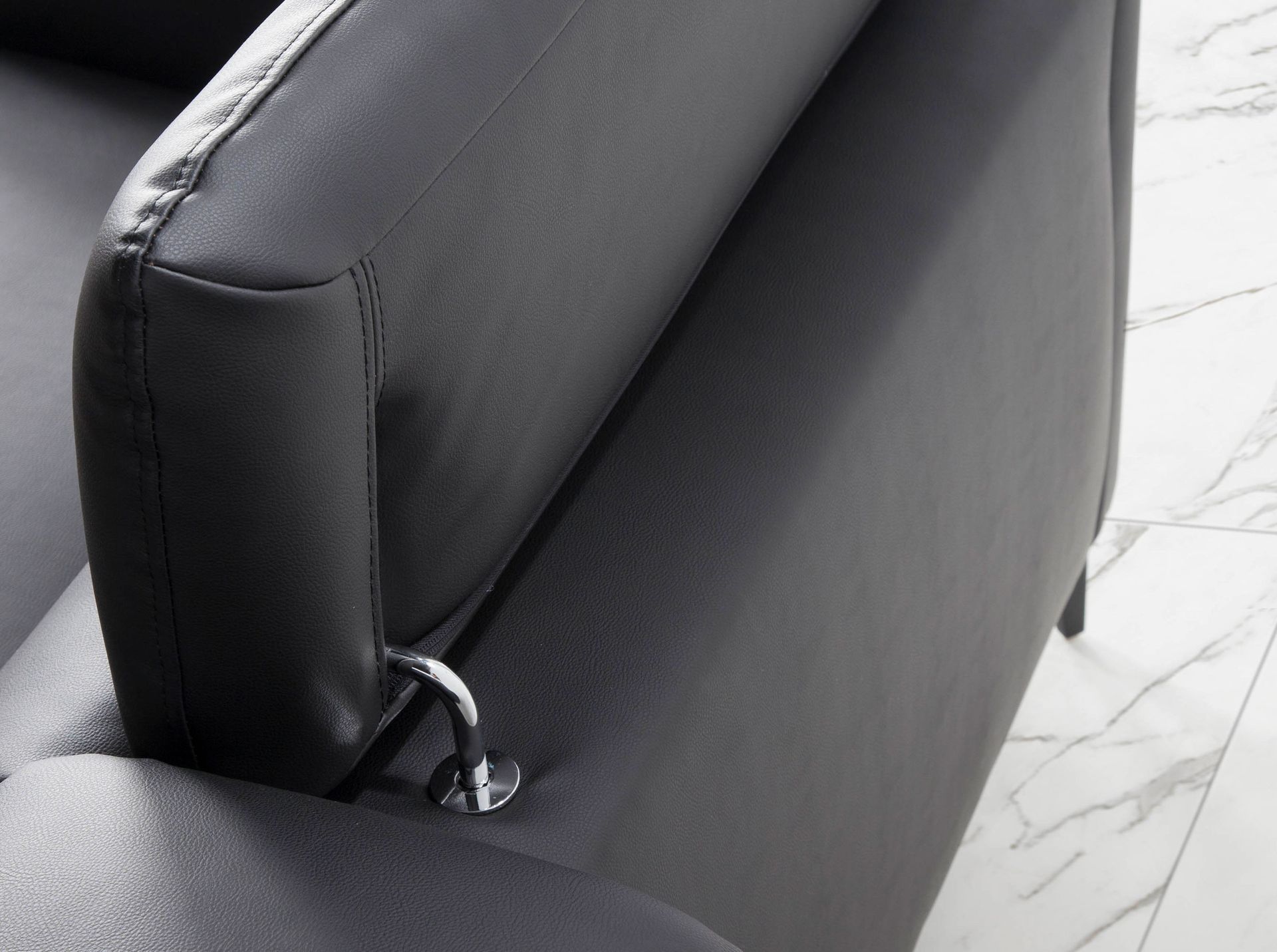 2-seater sofa black leather