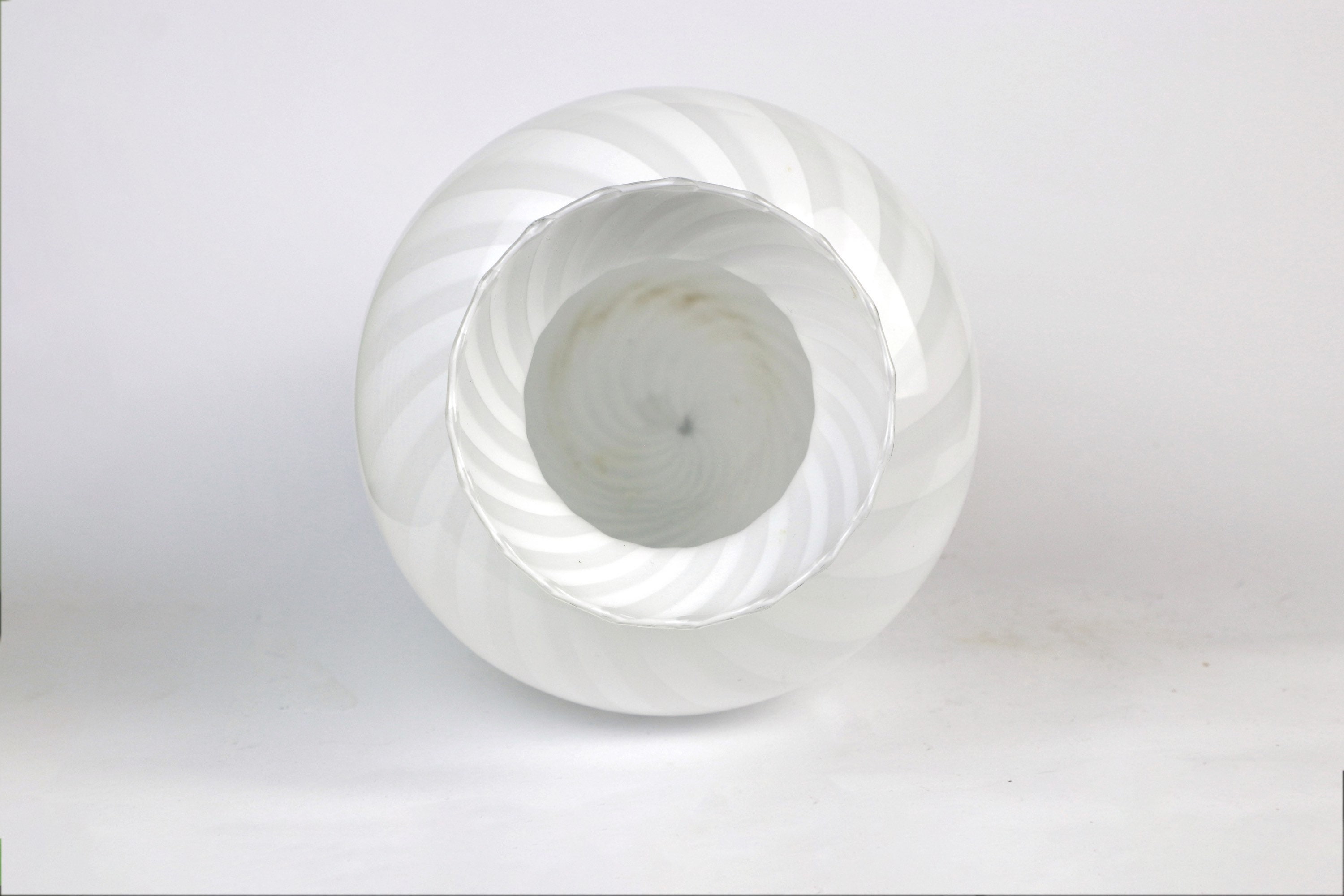 Vintage Swirl Vase Muranoglas Weiß 1950er Jahre