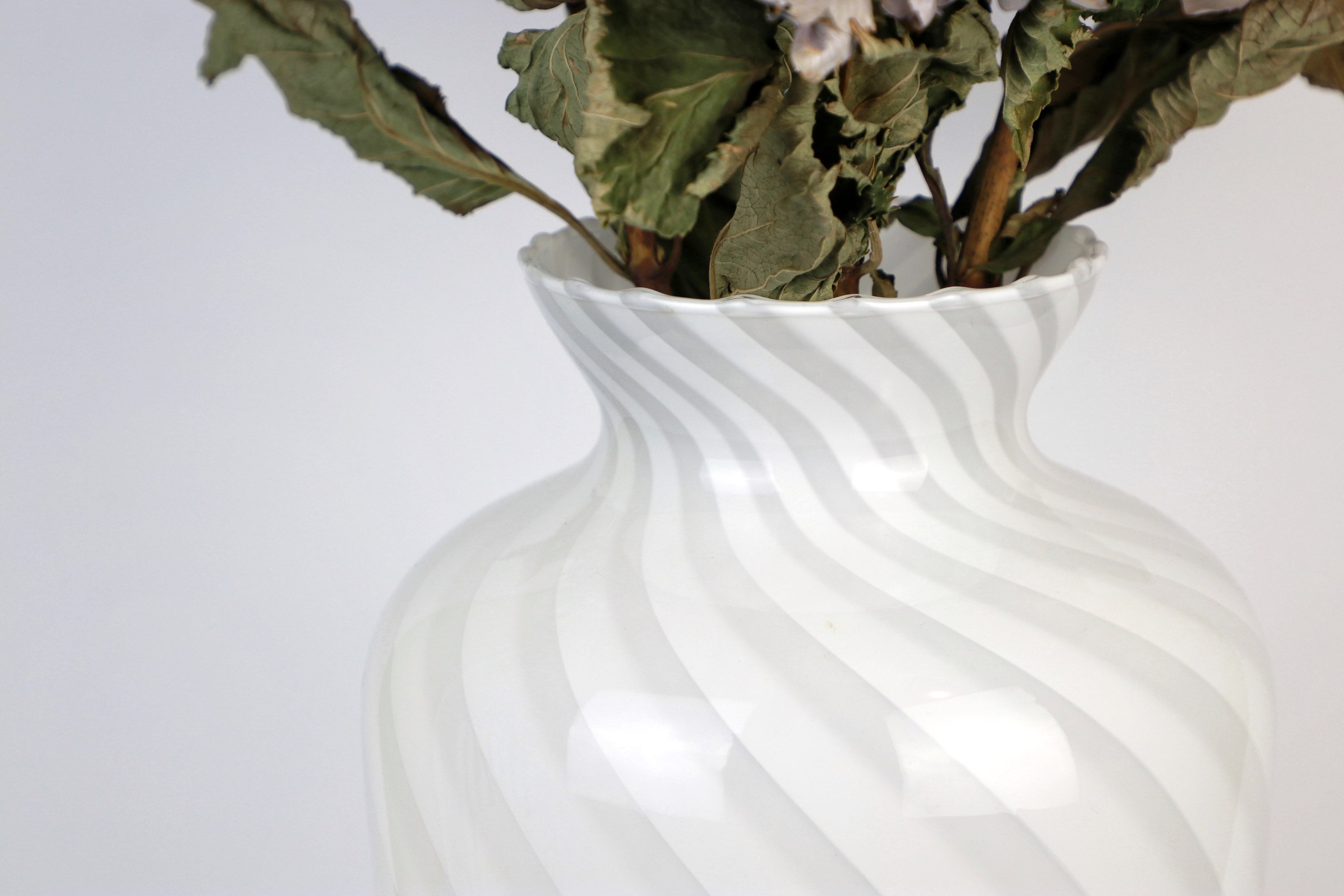 Vintage Swirl Vase Muranoglas Weiß 1950er Jahre