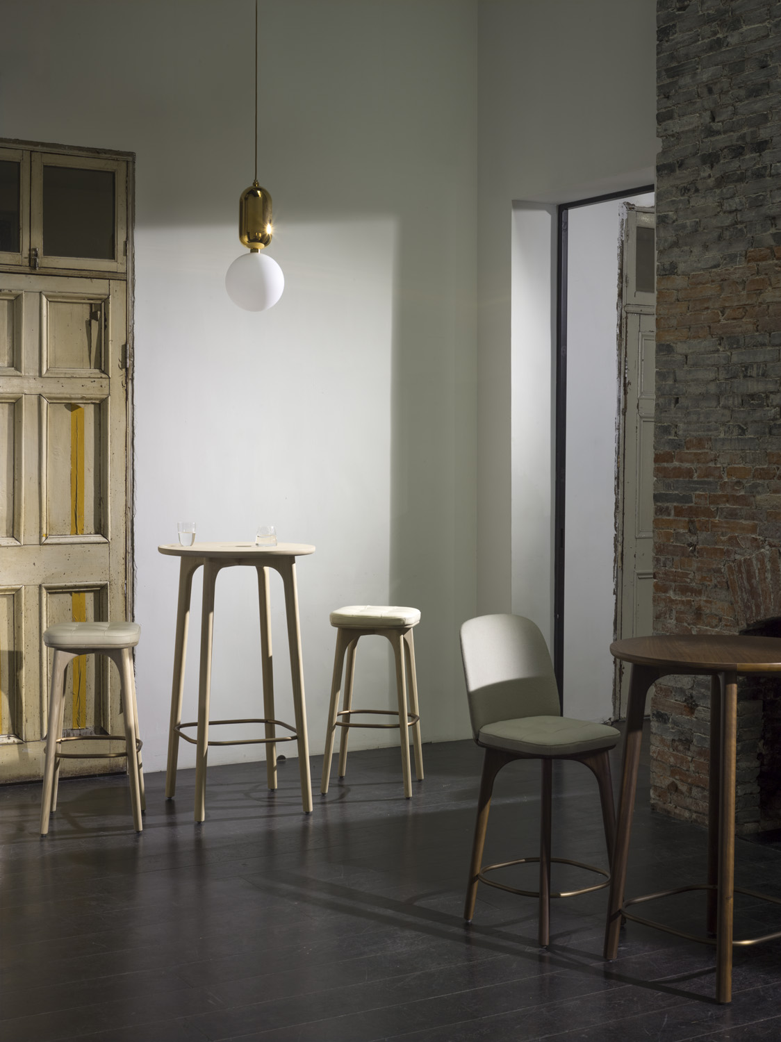 UTILITY Stool Leather Black