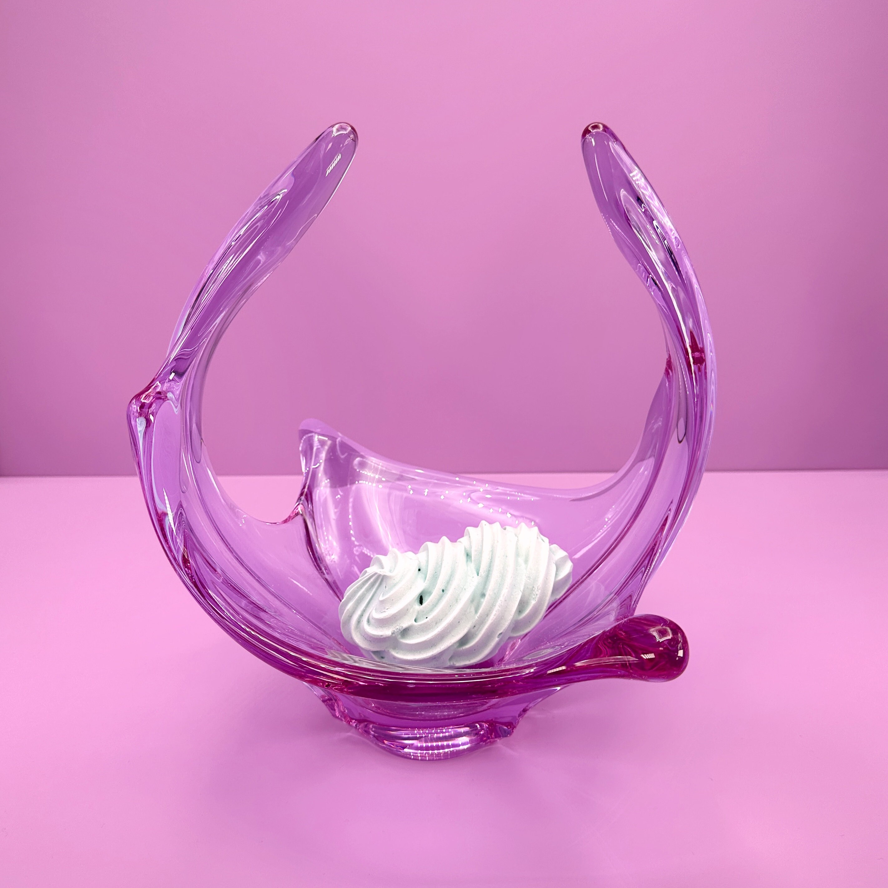Vintage bowl Alexandrite glass pink