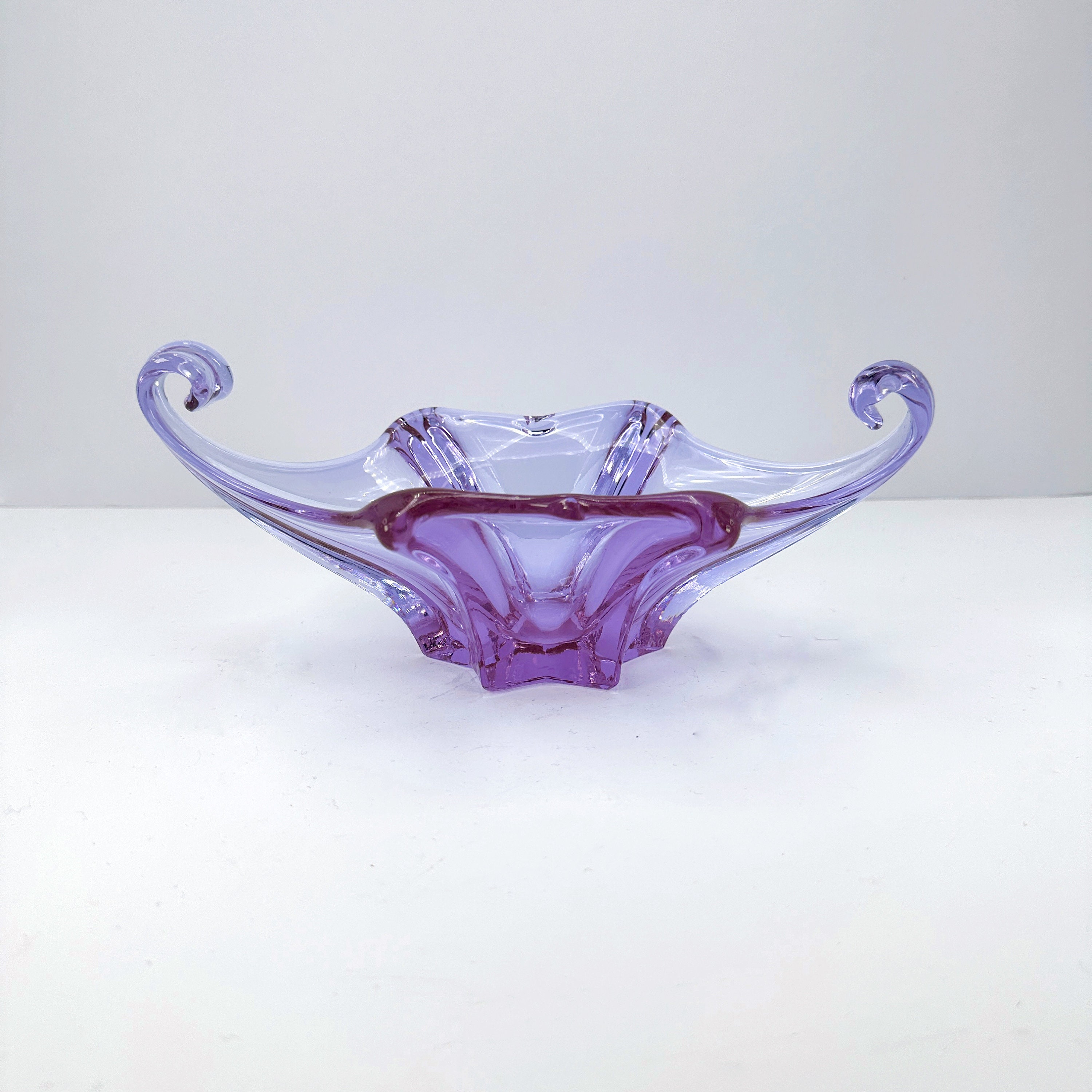 Vintage bowl Alexandrite glass pink