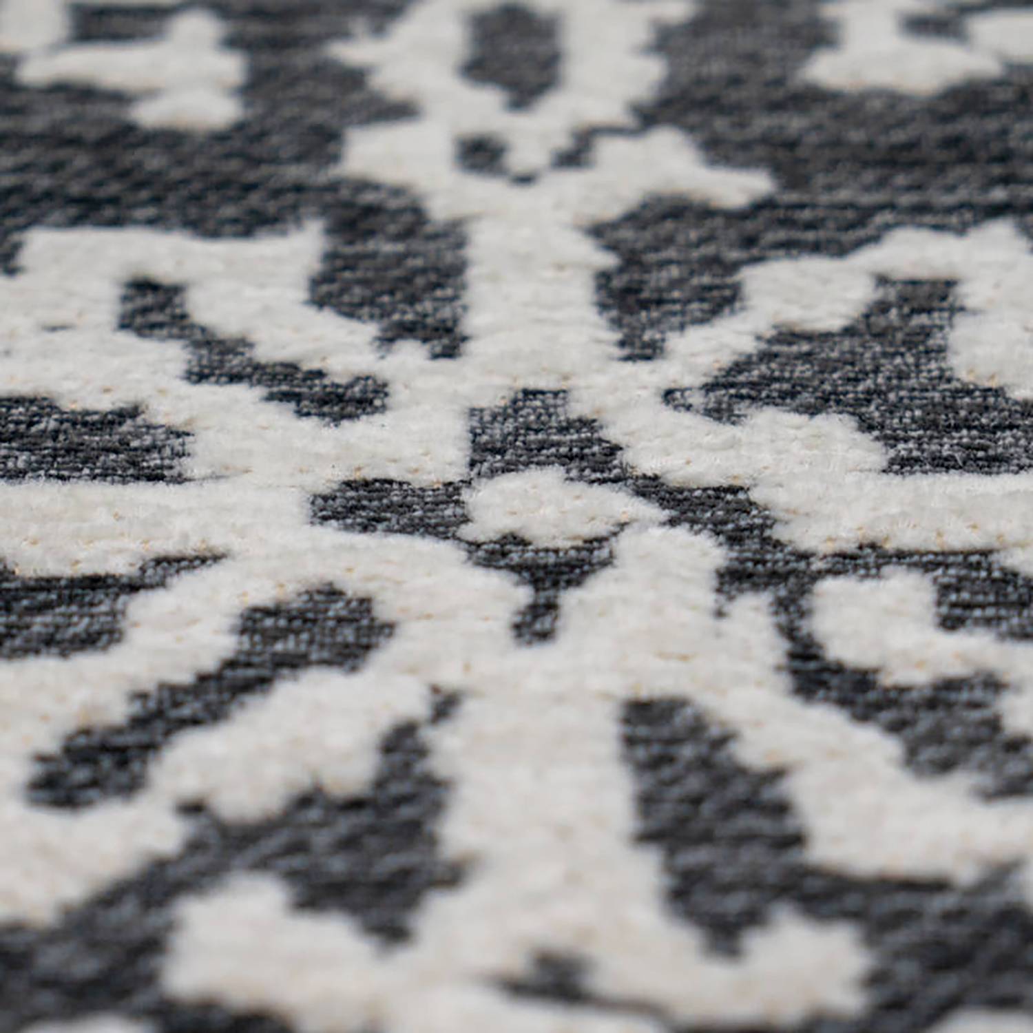 River 130 Anthracite short pile rug 80 x 150 cm