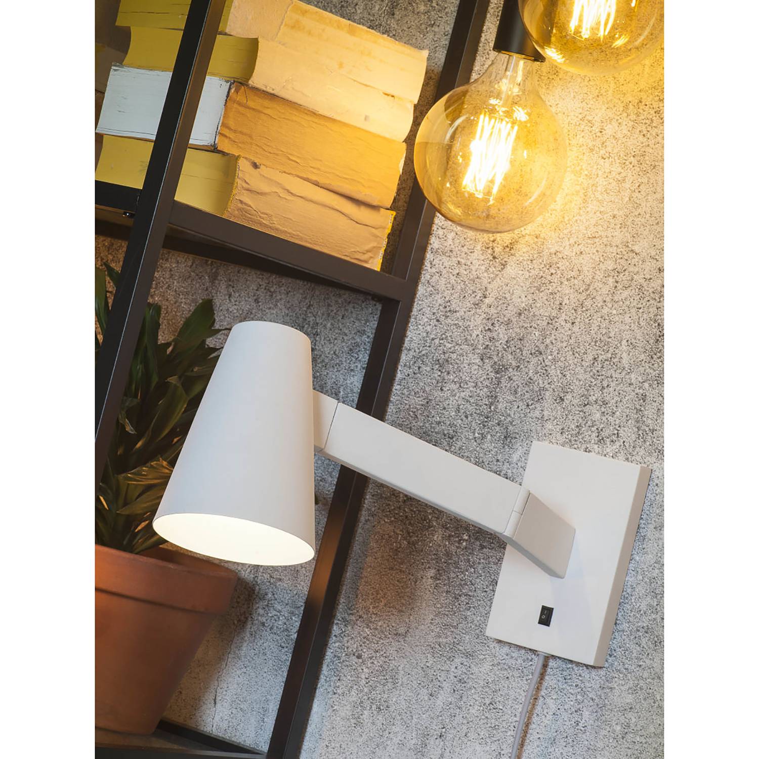 1-Flaming Wall Lamp Biarritz Iron White