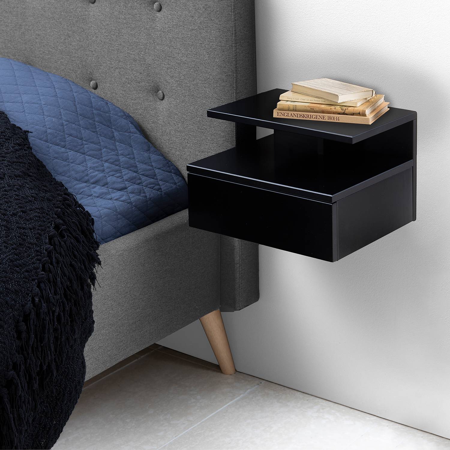 Ronkeli Nightstand Black