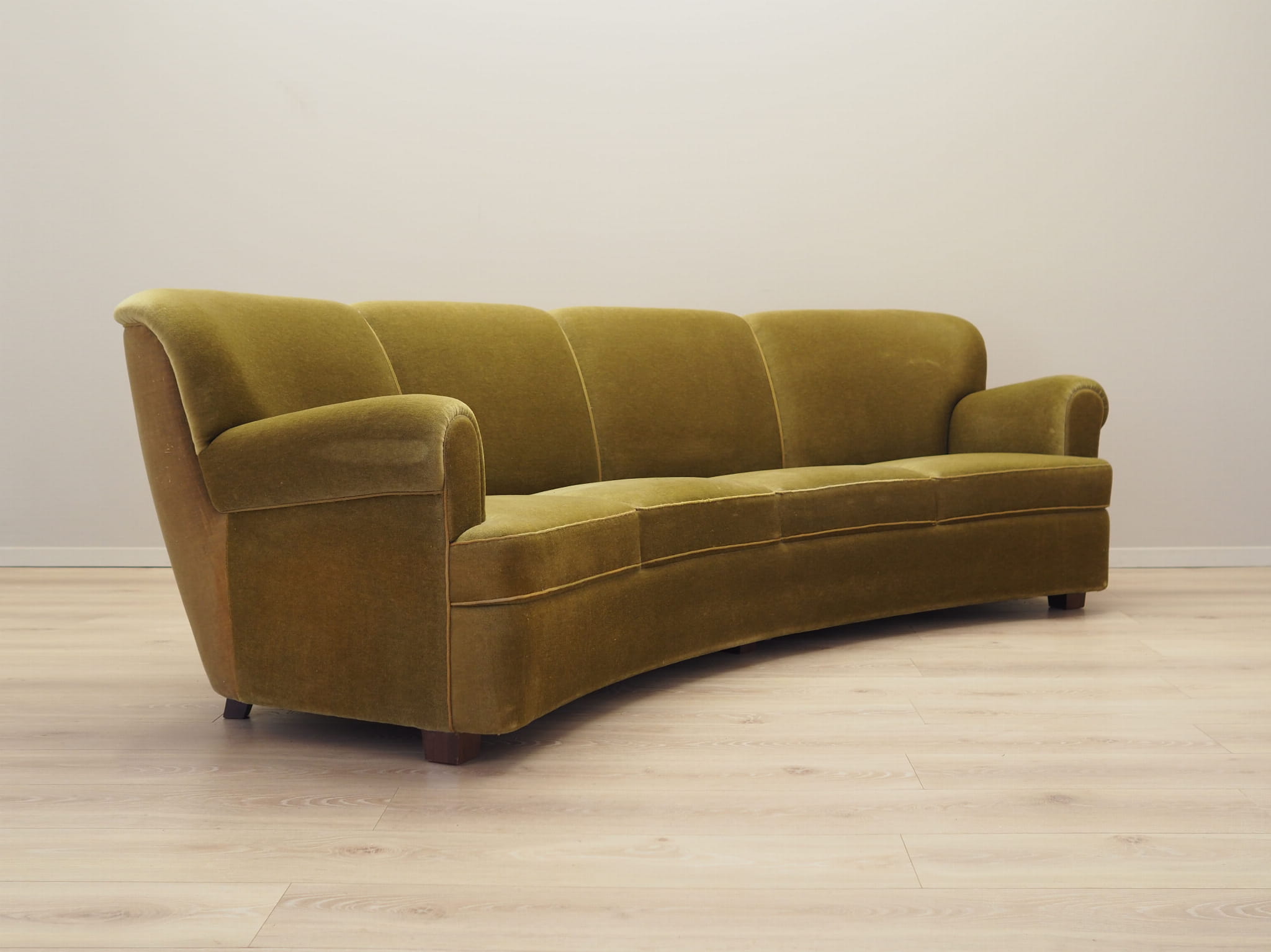 4-Sitzer Sofa Velours Grün 1960er Jahre