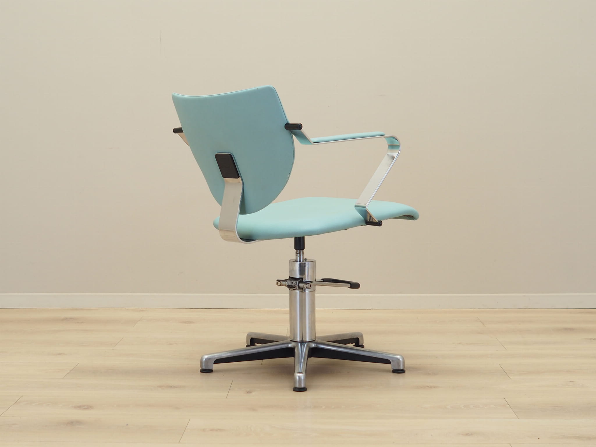 Barber chair Leather Blue 1980s