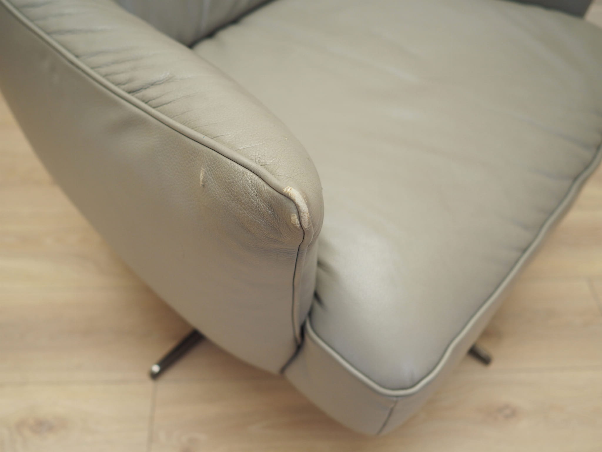 Swiveling armchair leather 1990s