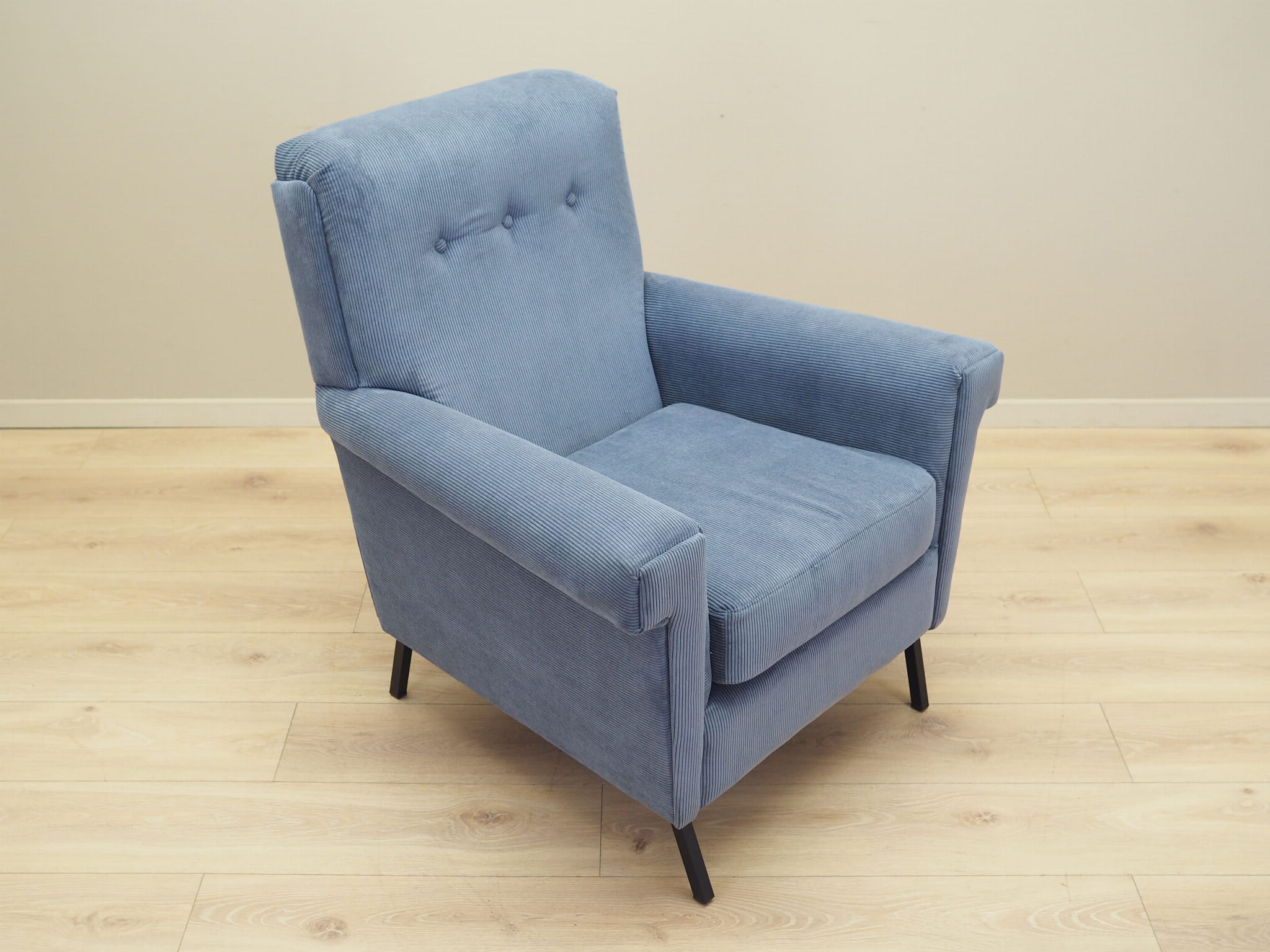 Poltrona con braccioli blu anni '70