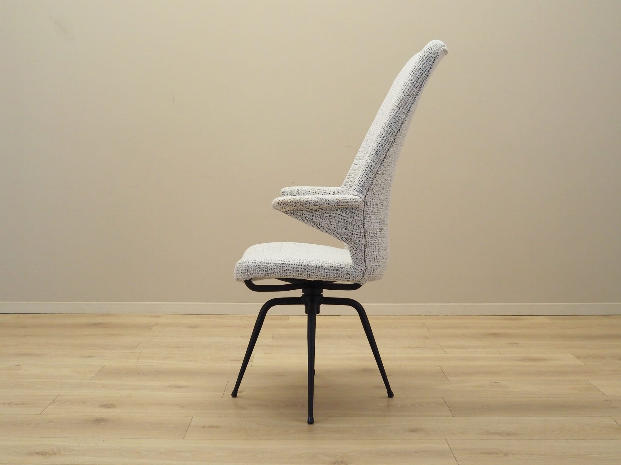 Swivel armchair with armrests 1970s