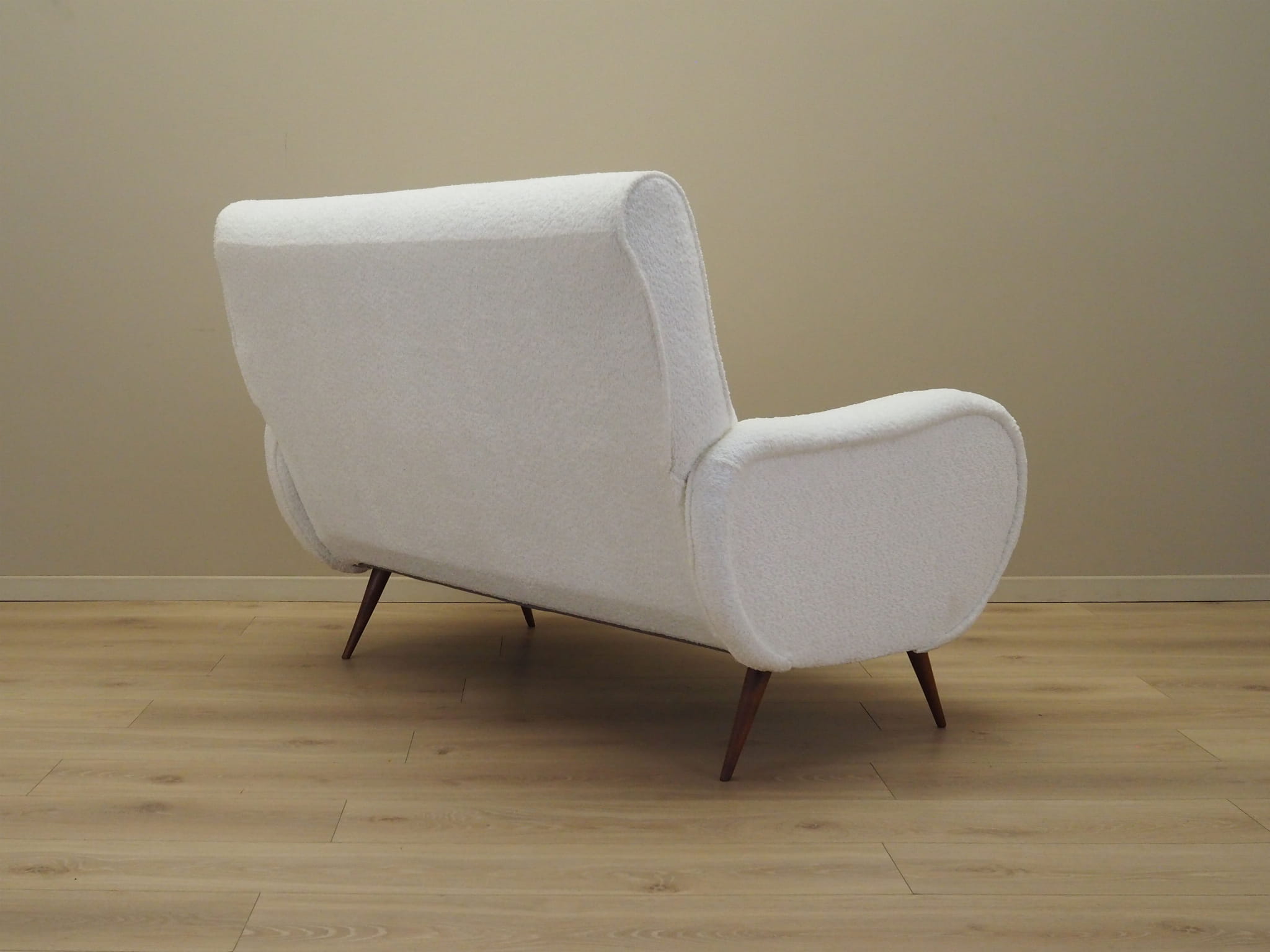 Divano bianco anni '70