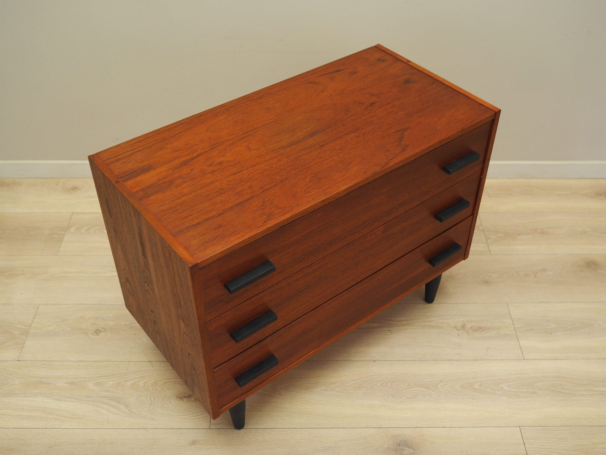 Cassettiera in teak anni '80
