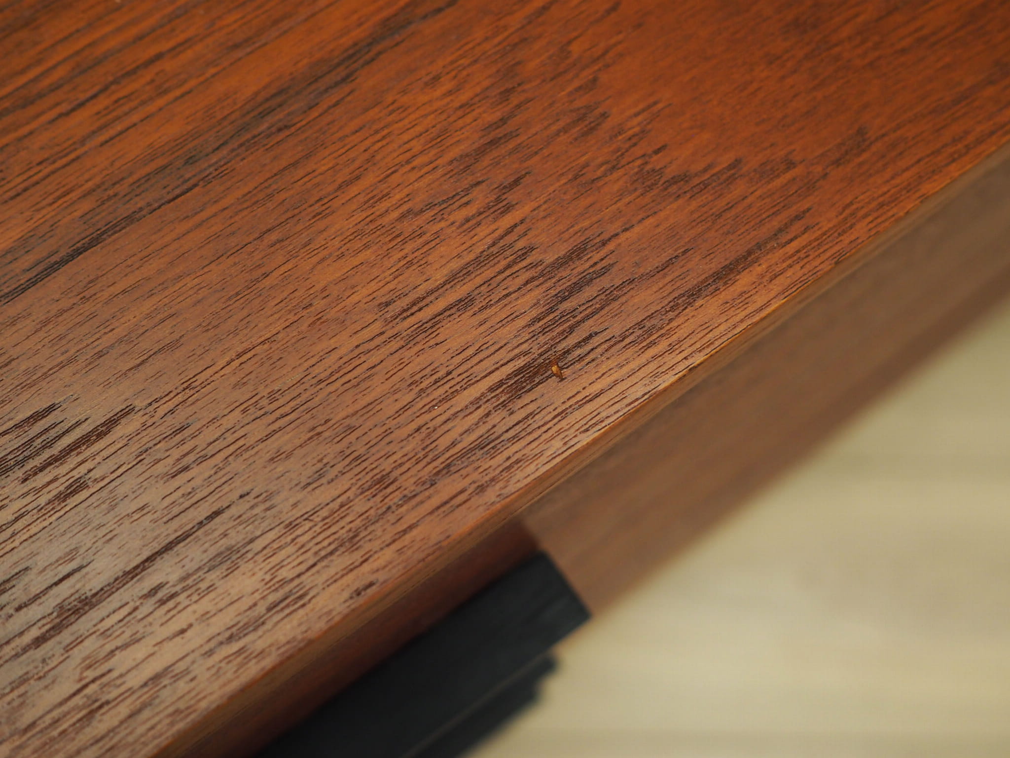 Cassettiera in teak anni '80