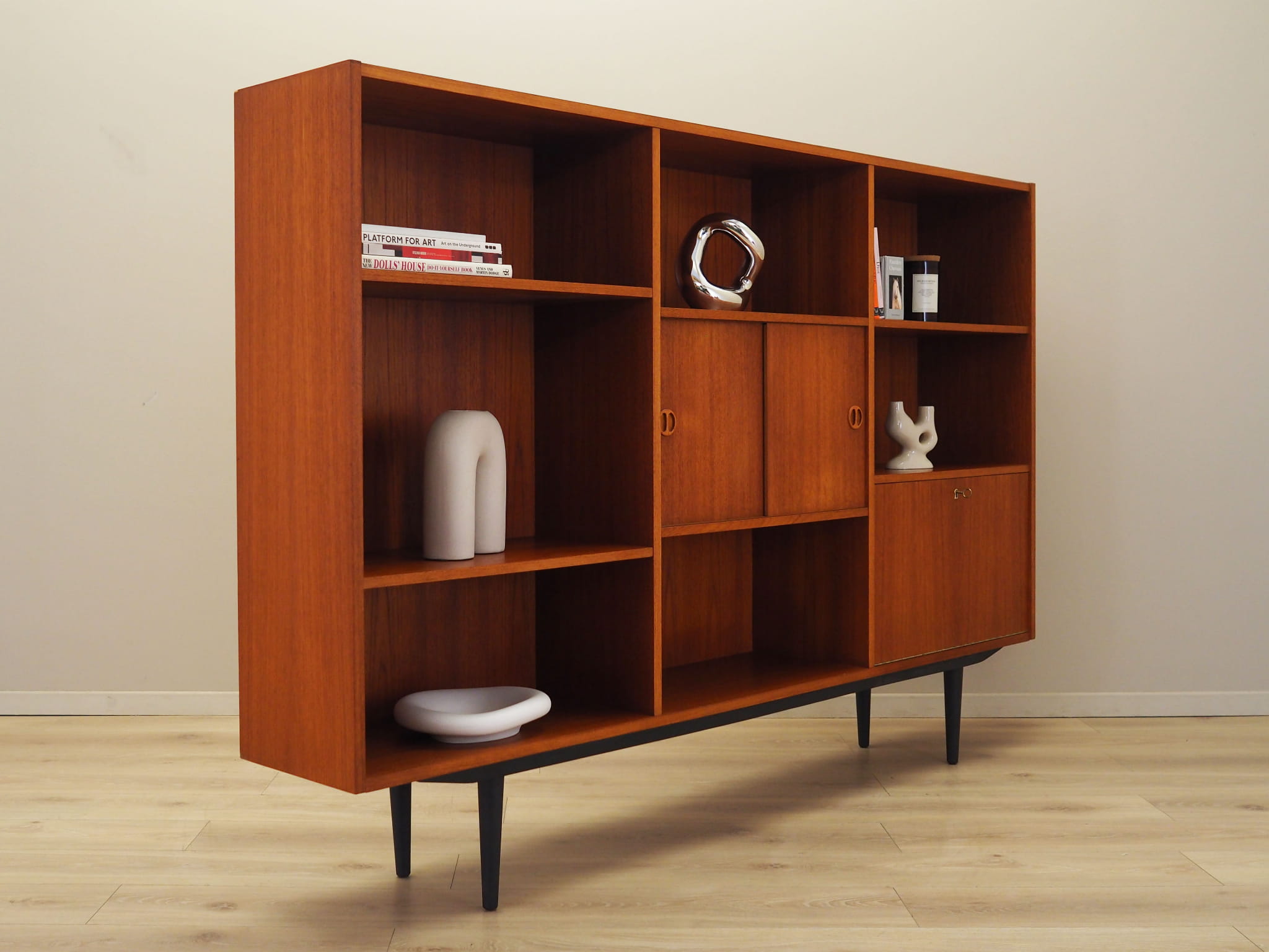 Regal Teakholz 1970er Jahre
