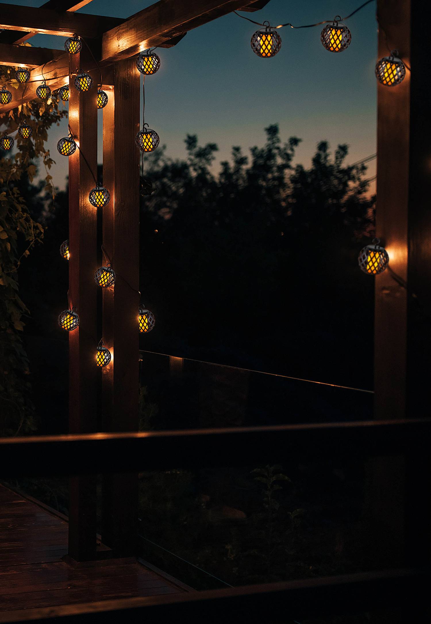 Solar string lights Fogo 10-bulb Black