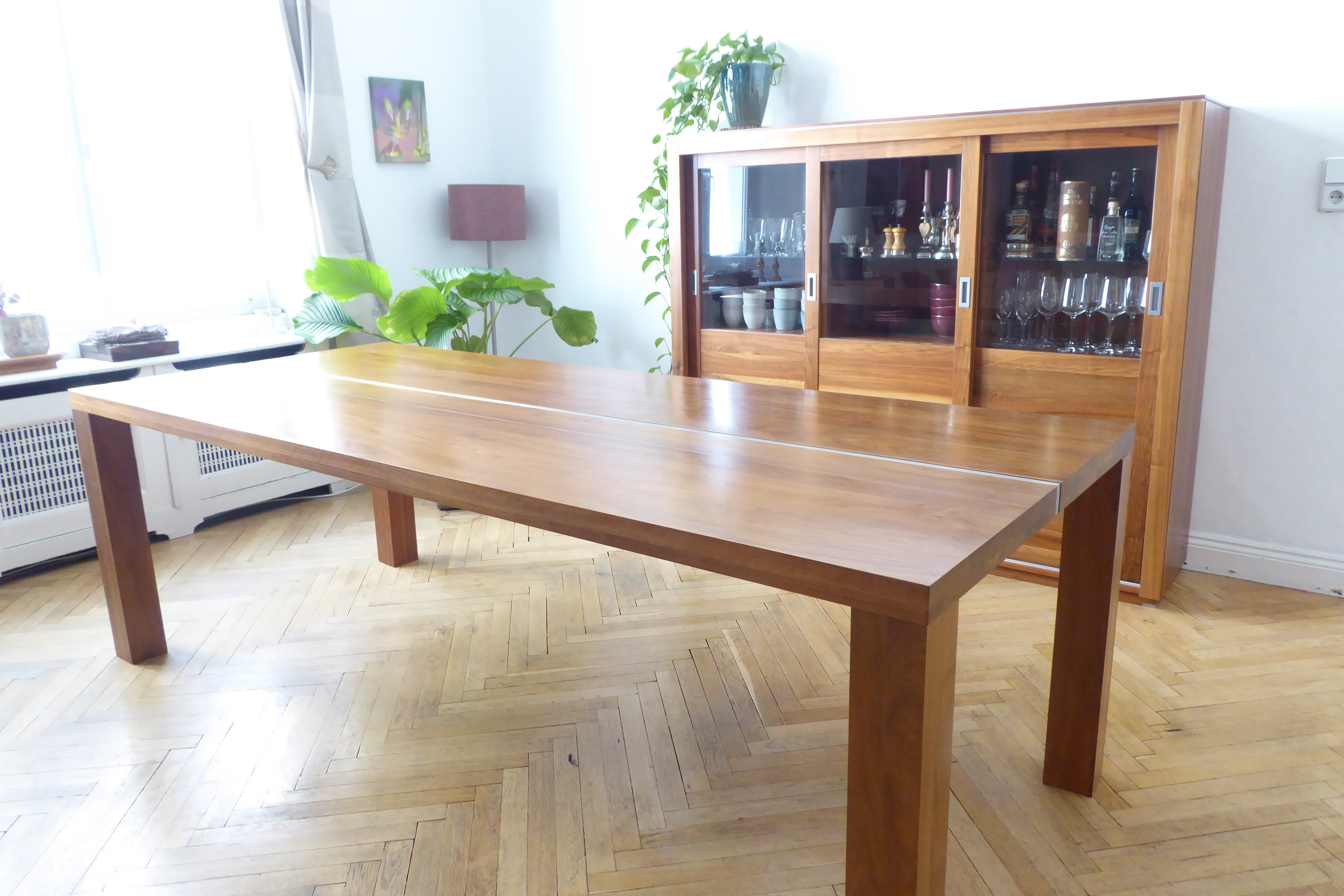 Stripe Esstisch Nussbaum