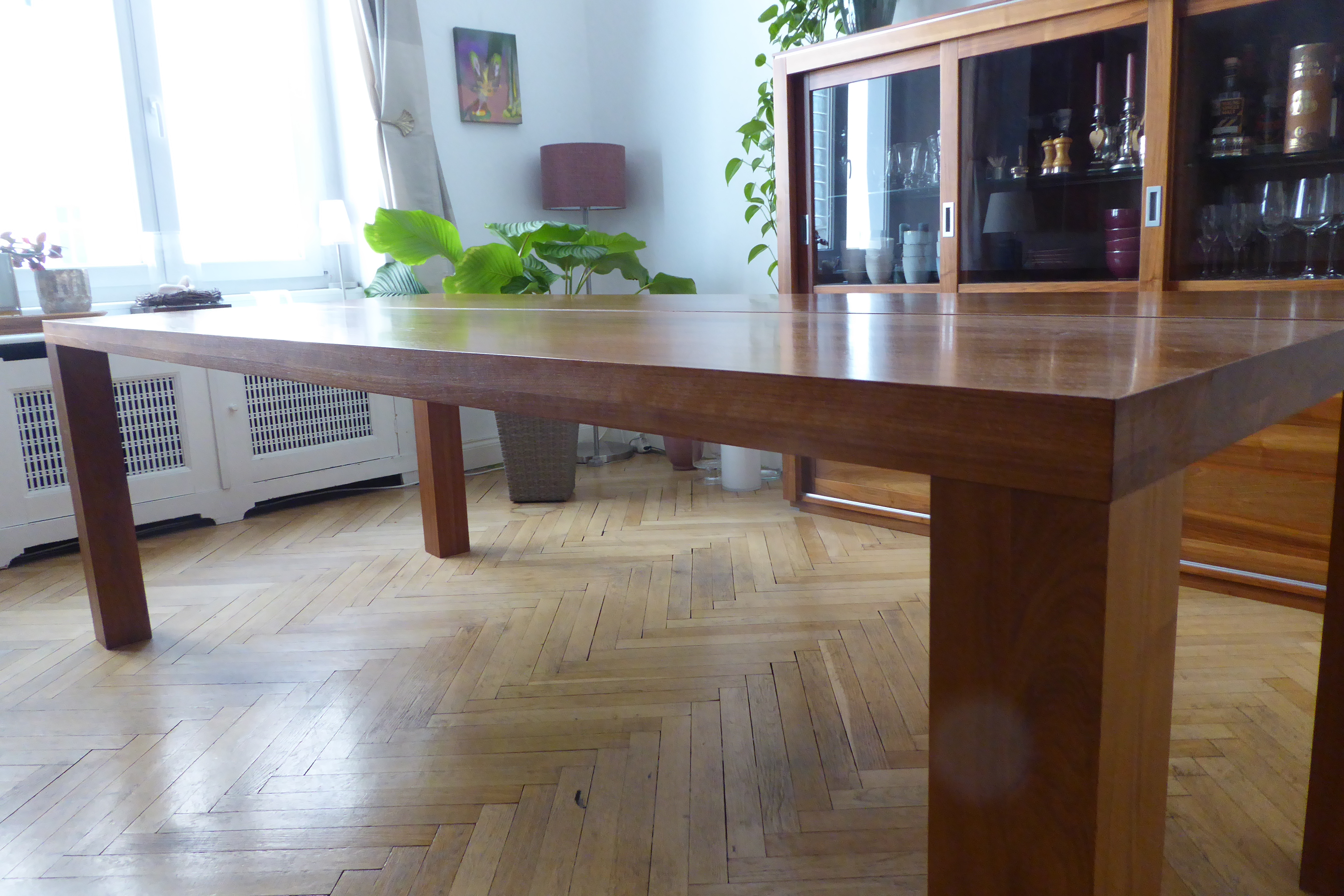 Stripe Esstisch Nussbaum