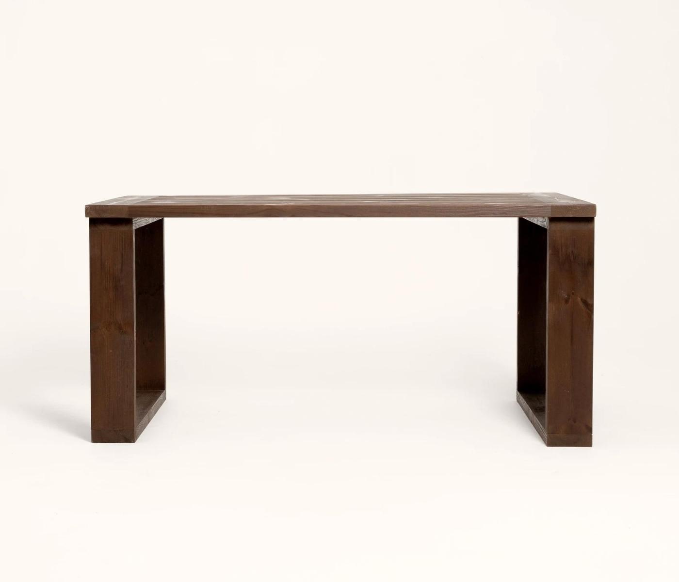 Outdoor-Tisch aus Vollholz