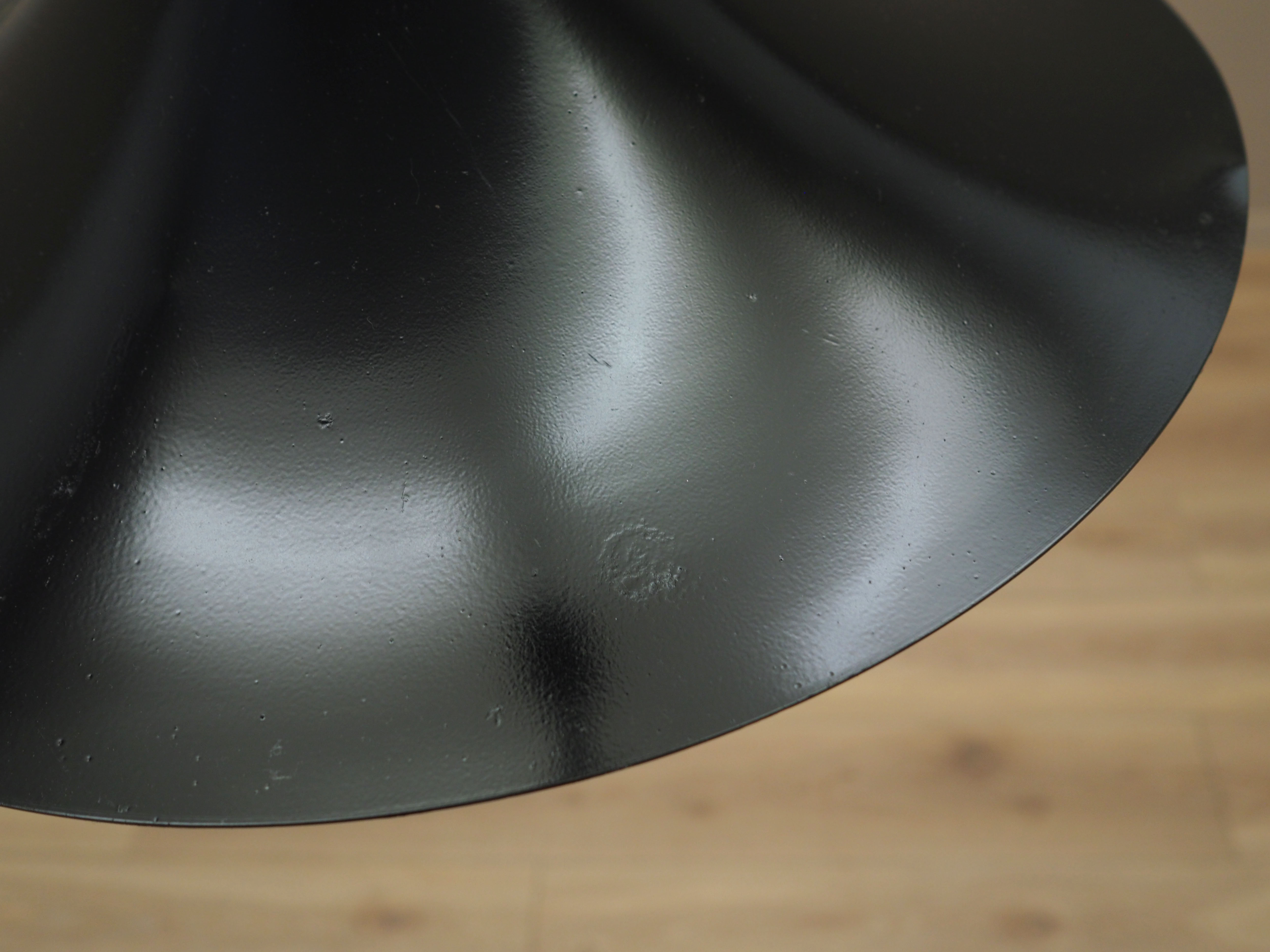 Pendant lamp
Metal
1970s