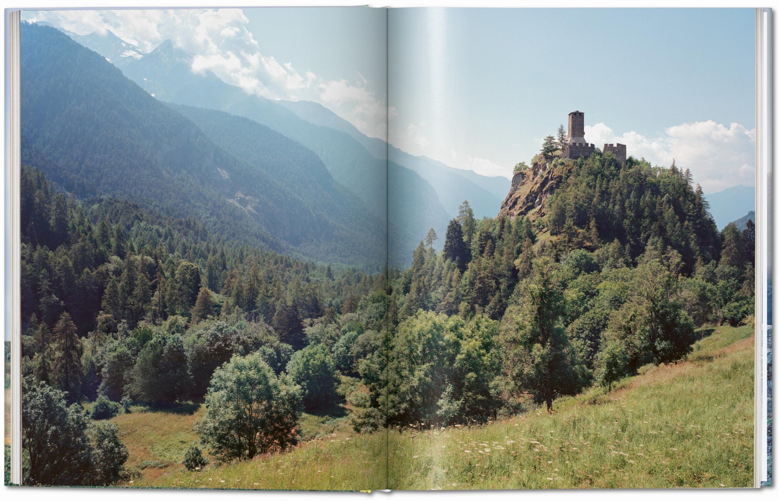 Frédéric Chaubin. Stone Age. Ancient Castles of Europe