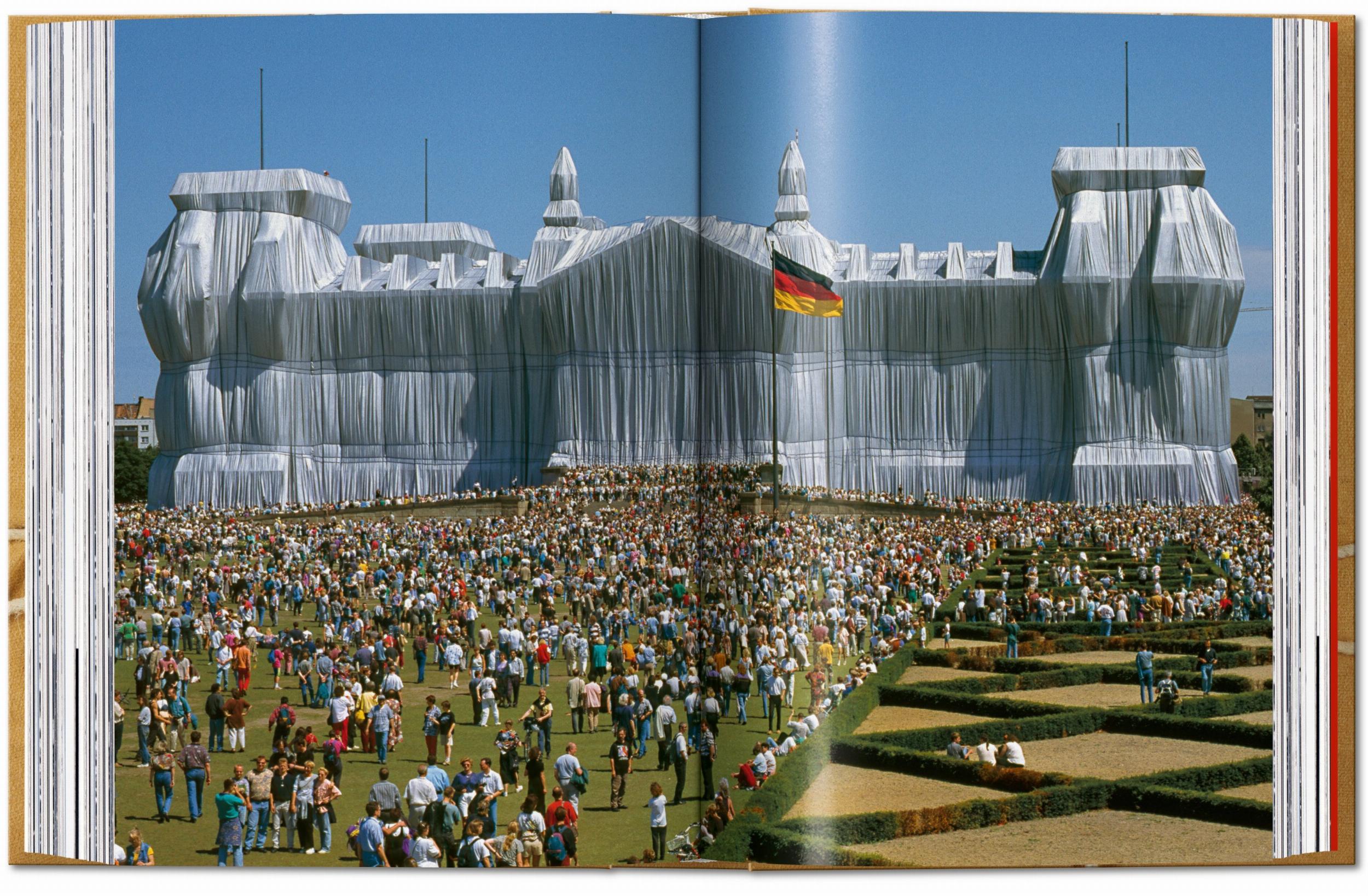 Christo and Jeanne-Claude. 40th Anniversary Edition