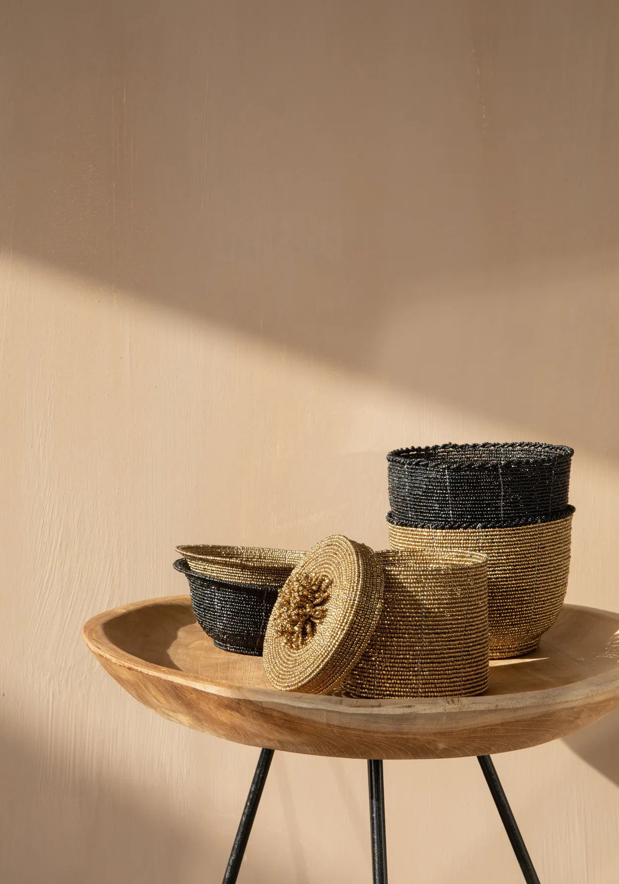 Perl-embellished bowl Black