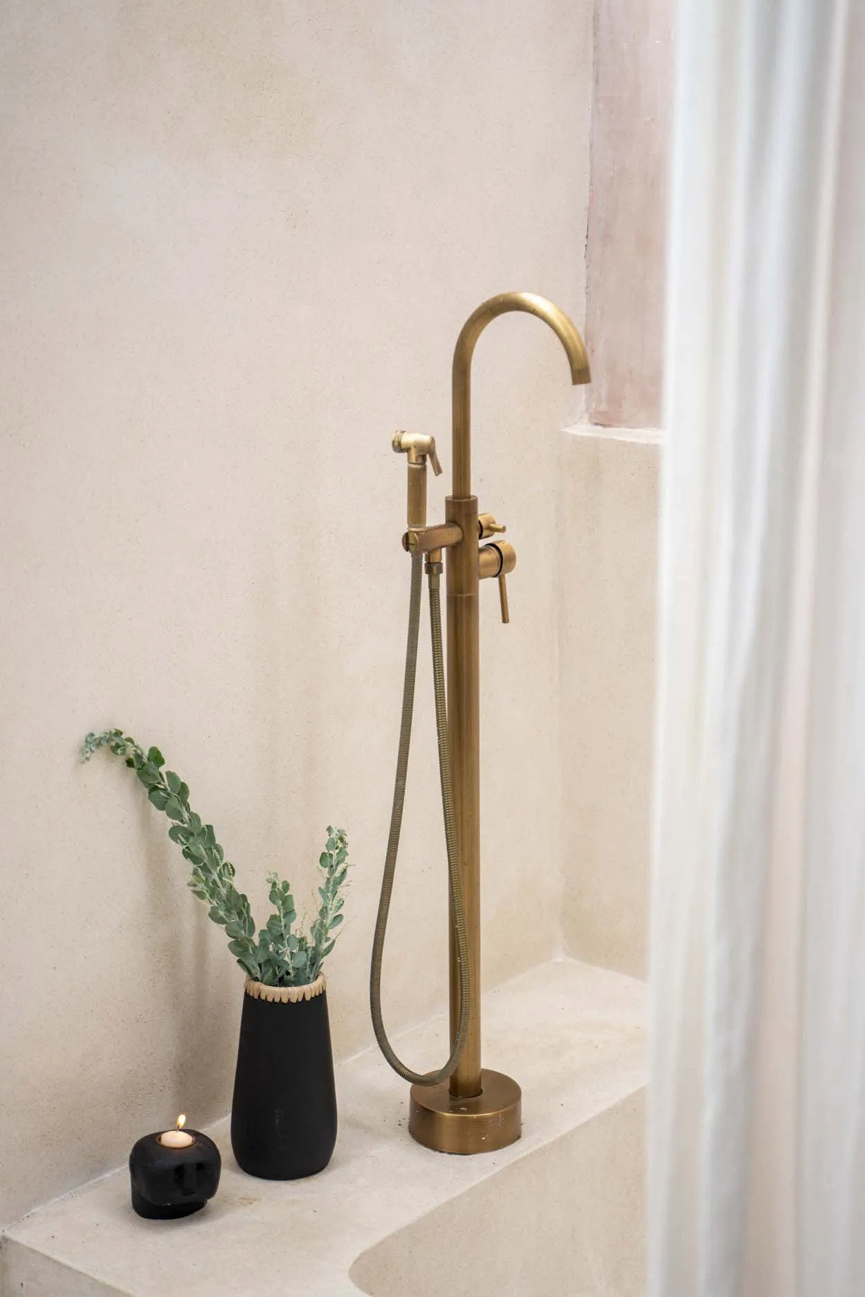 Sneaky Vase Black