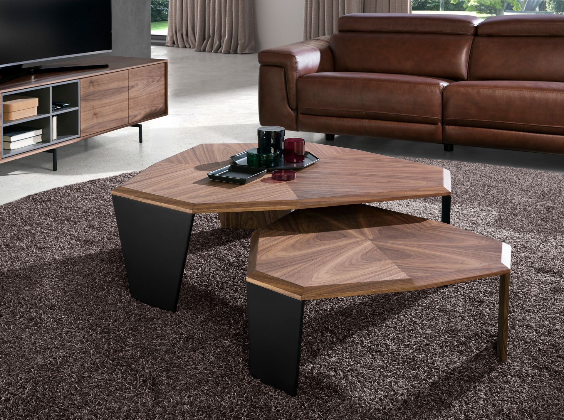 Abstrakter Couchtisch Nussbaum