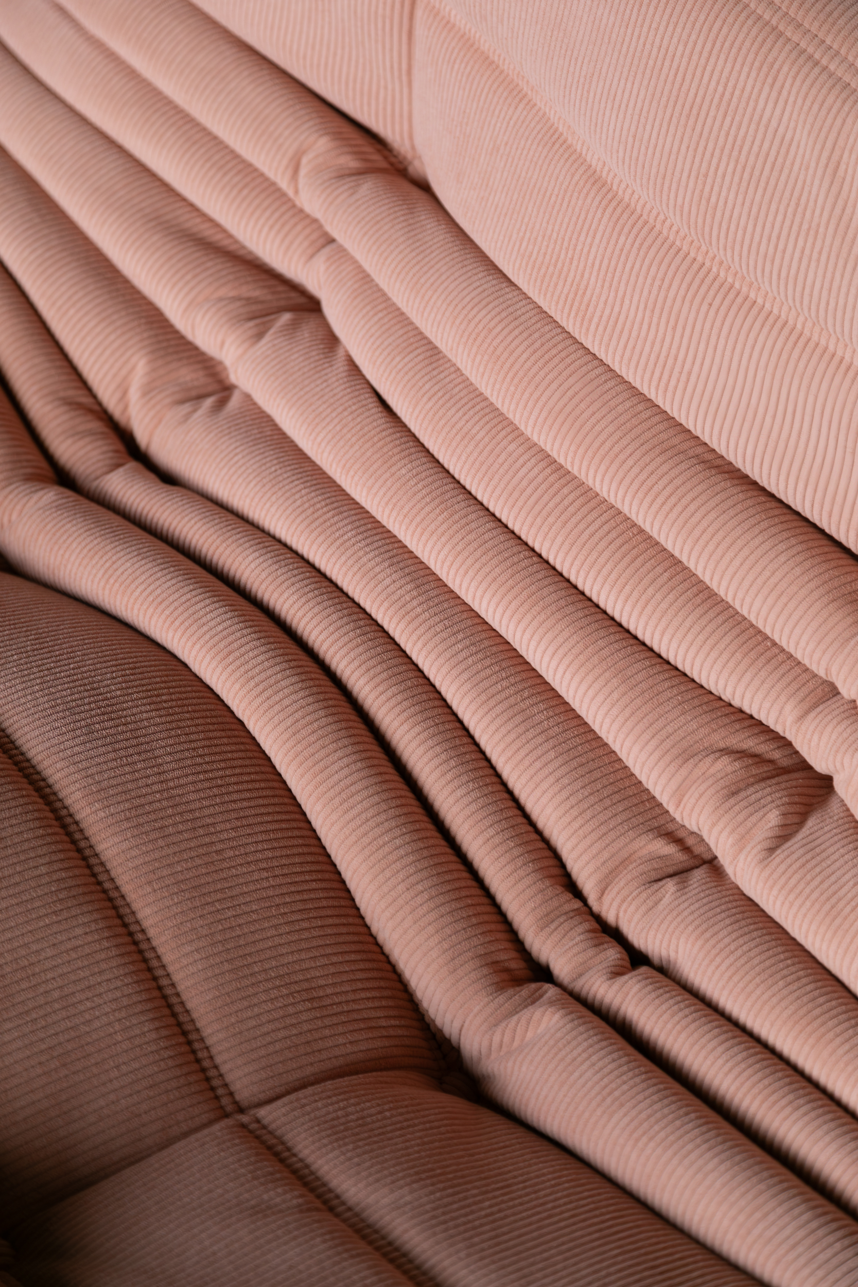 Togo Sofa 3-Sitzer Cord Rosa