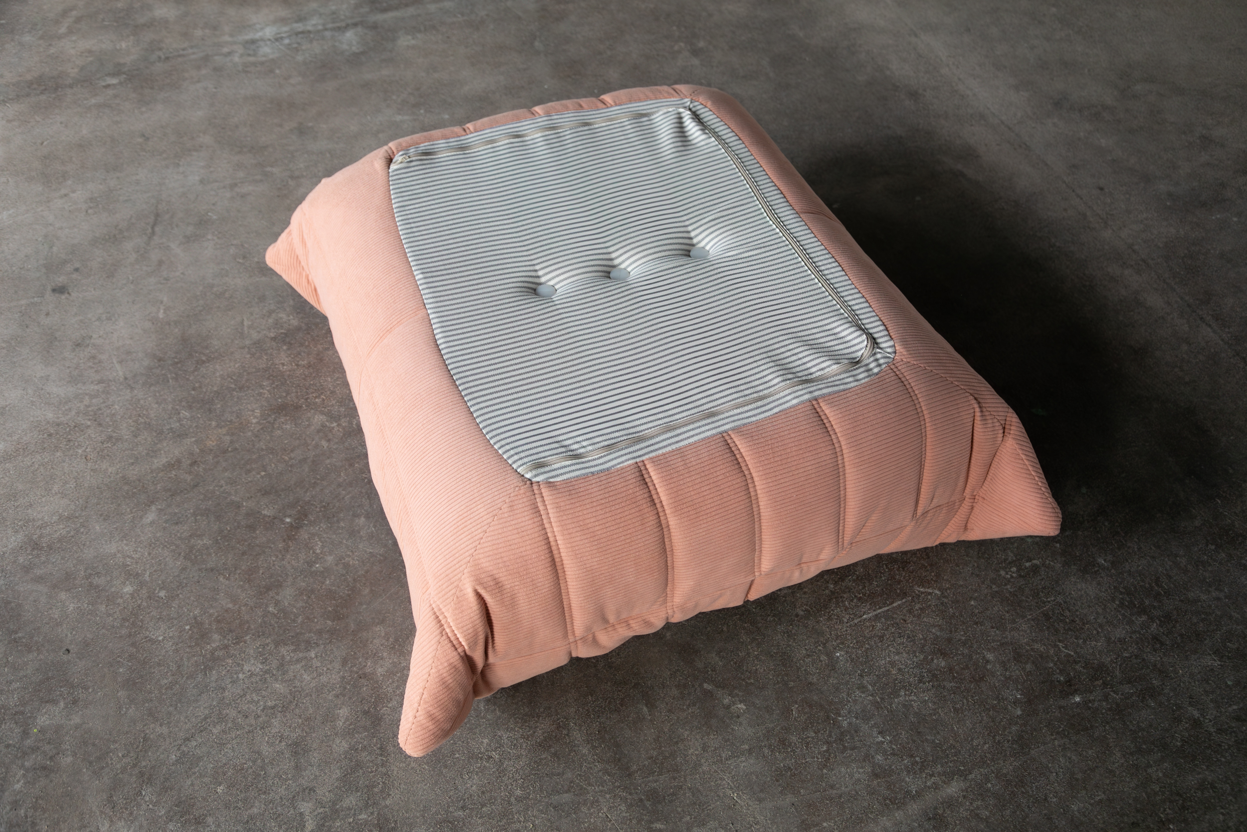 Togo Sessel und Ottoman Set Cord Rosa