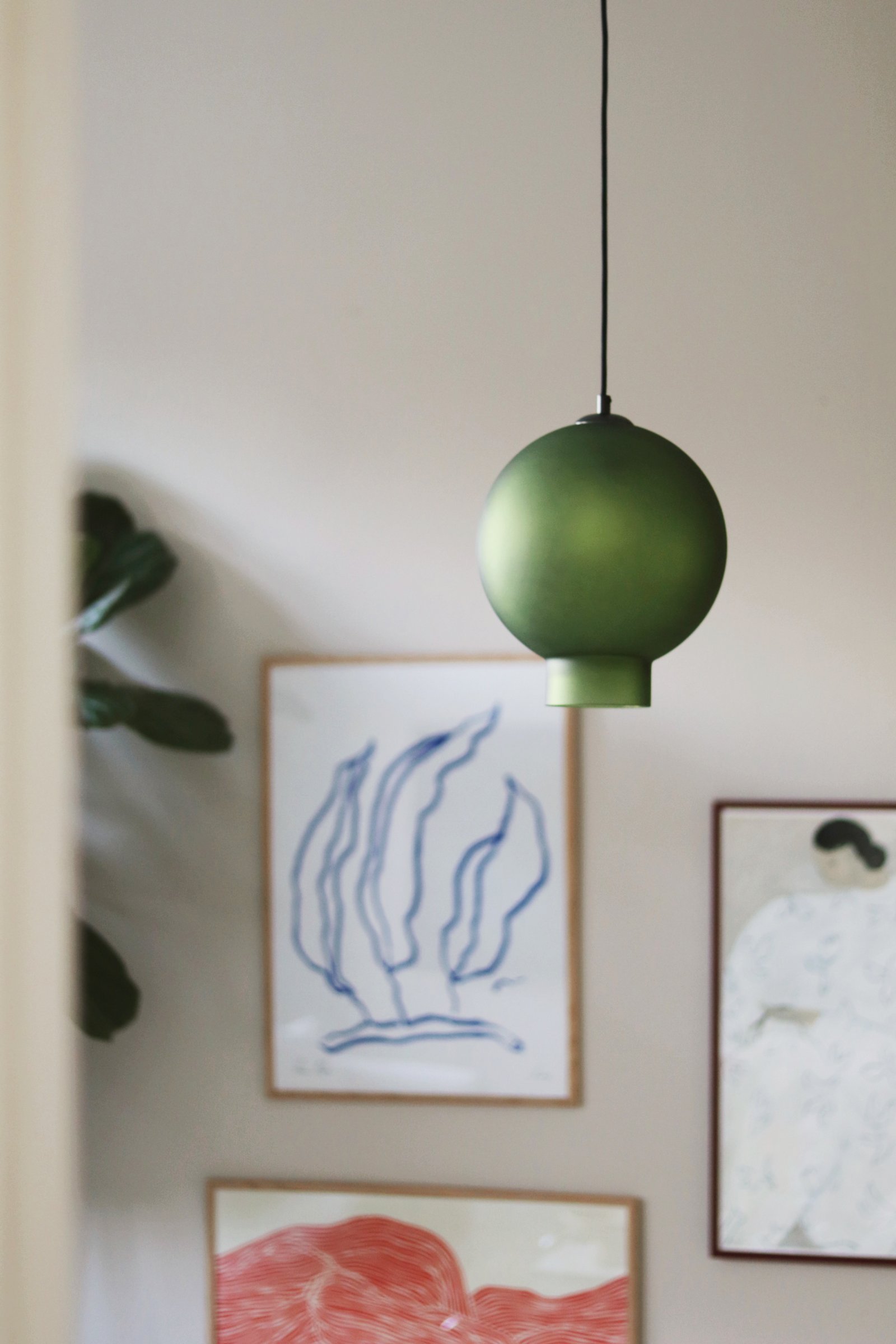 Bams pendant lamp frosted glass green Ø 25cm