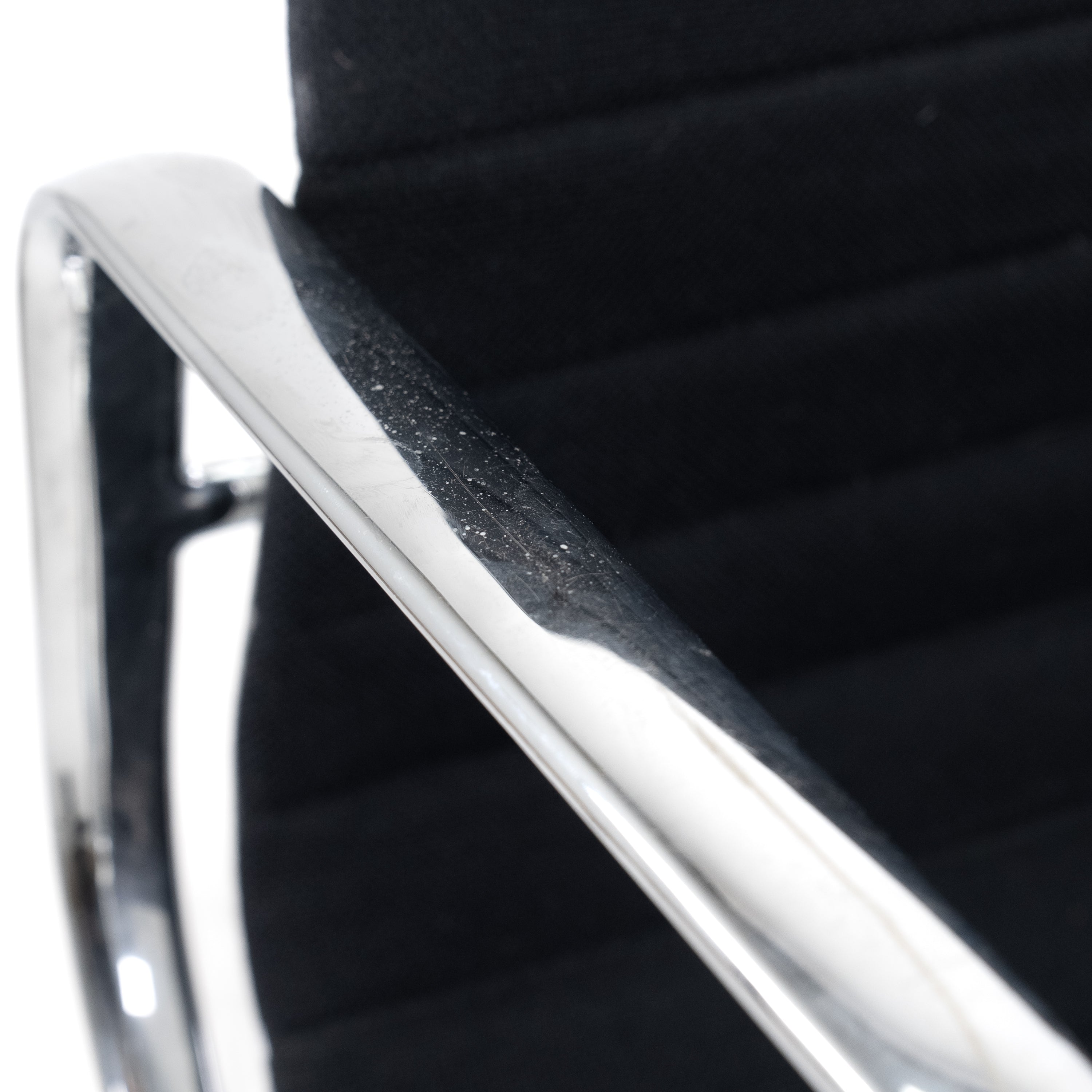 EA117 Office Chair Black by Vitra