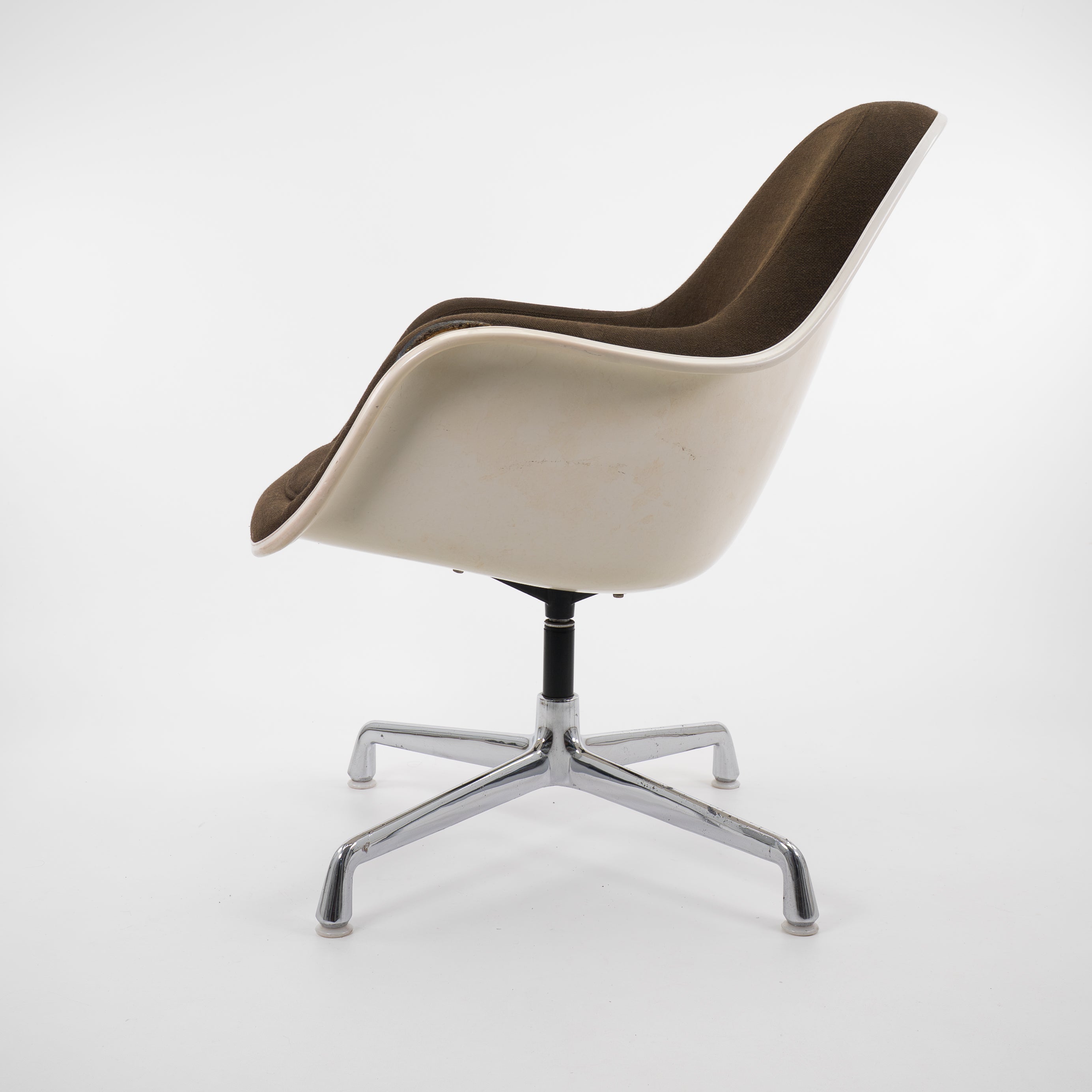 Loose Cushion Armlehnstuhl Braun von Herman Miller