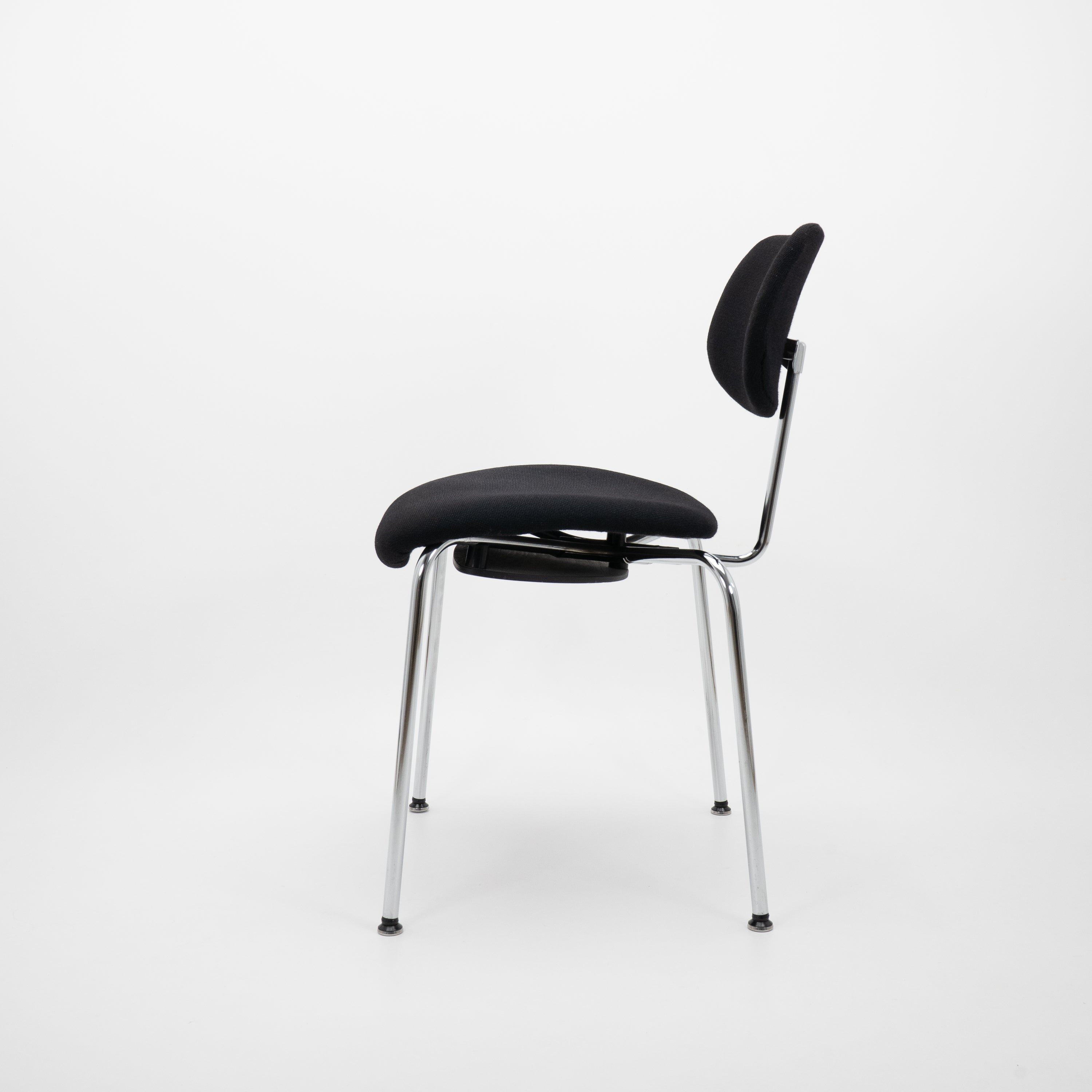SE68 Chair Black by Wilde&Spieth